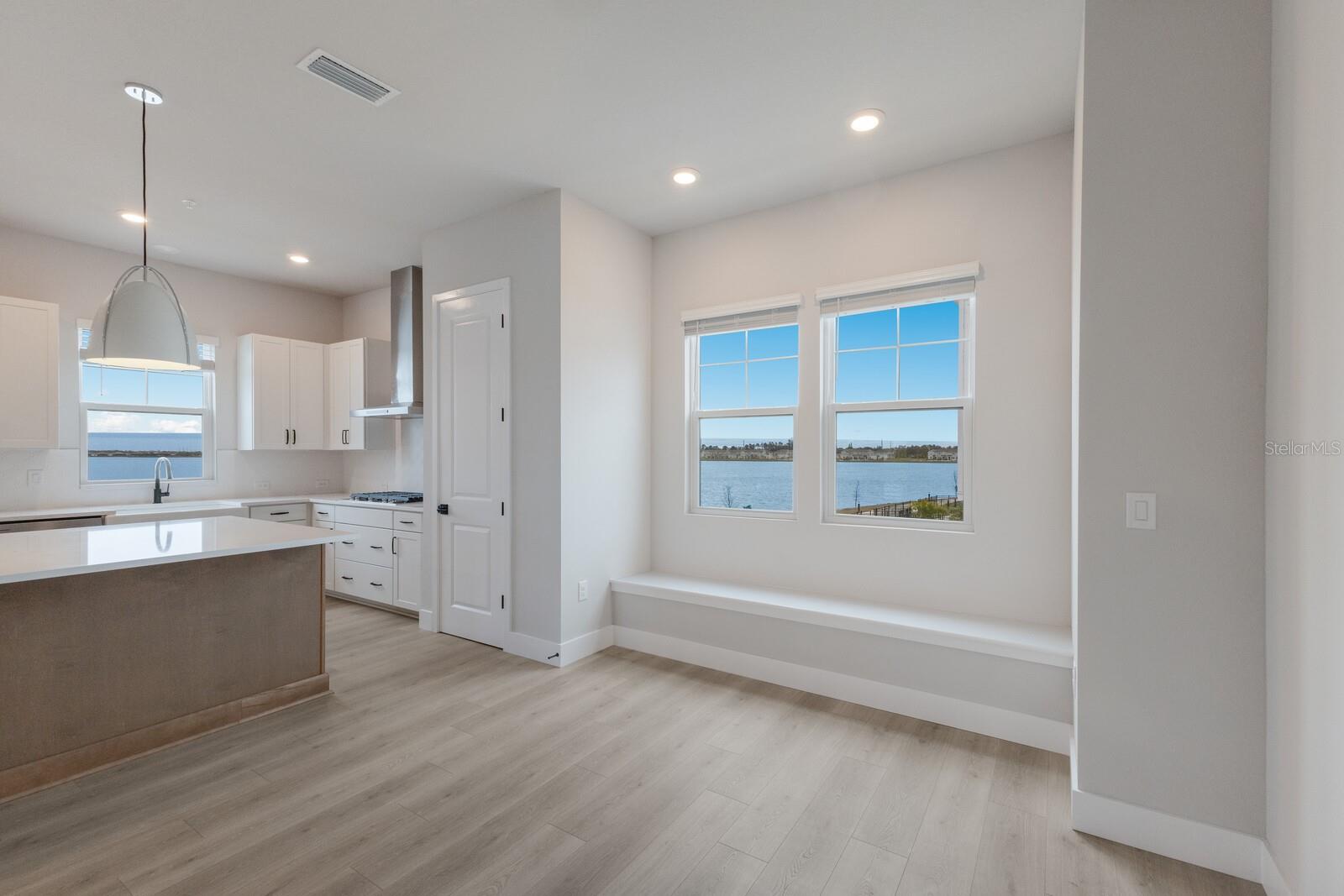 EMERALD LANDING AT WATERSIDE - Residential Lease