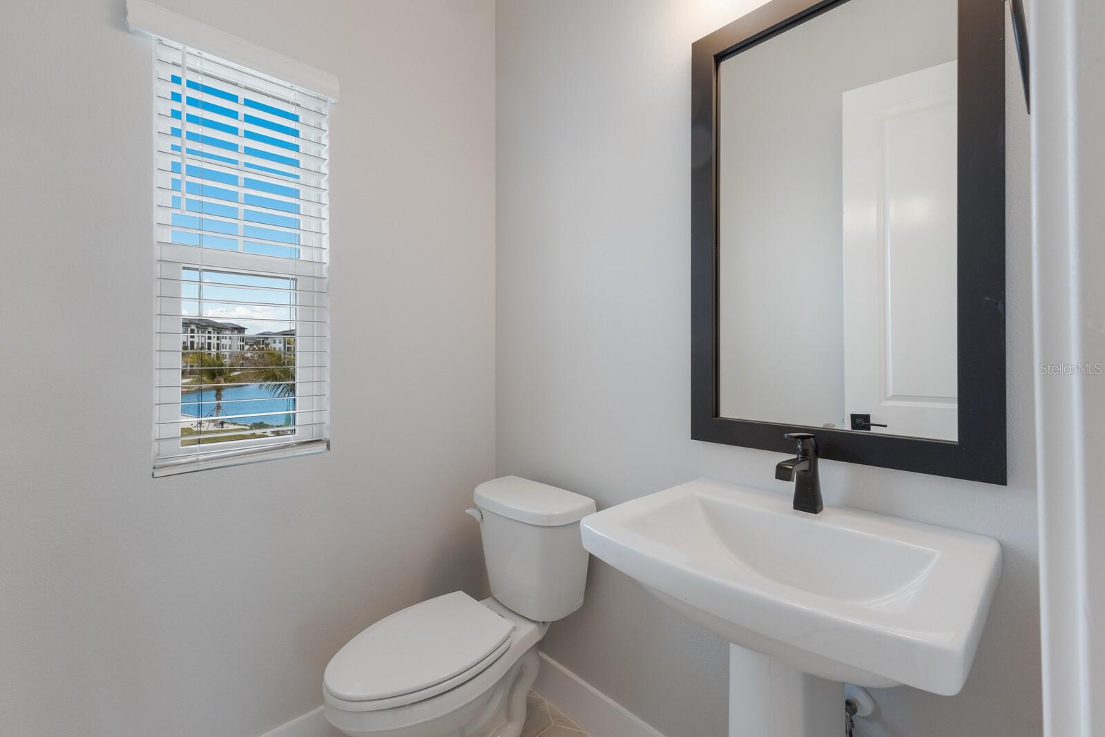 EMERALD LANDING AT WATERSIDE - Residential Lease