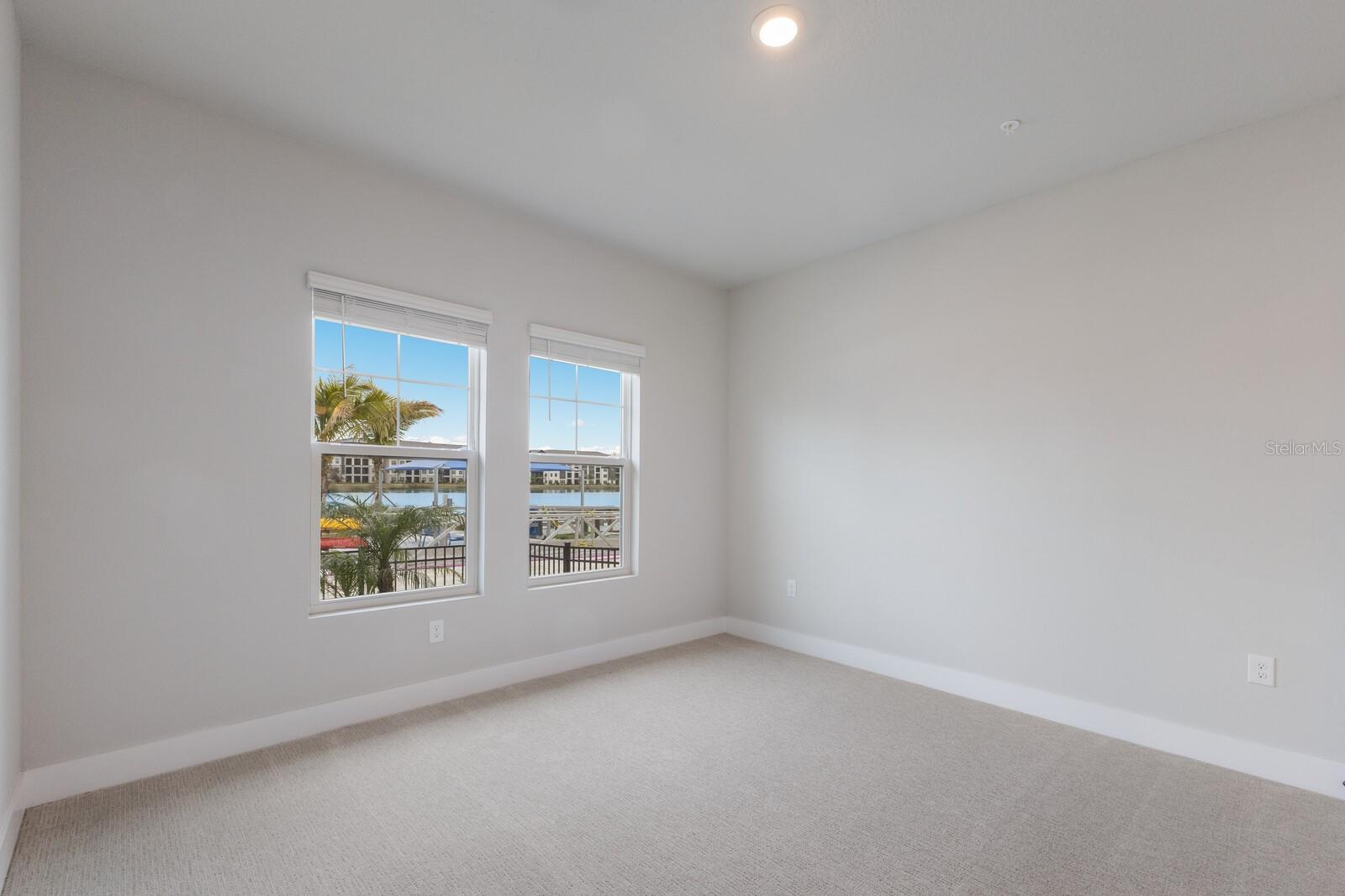 EMERALD LANDING AT WATERSIDE - Residential Lease