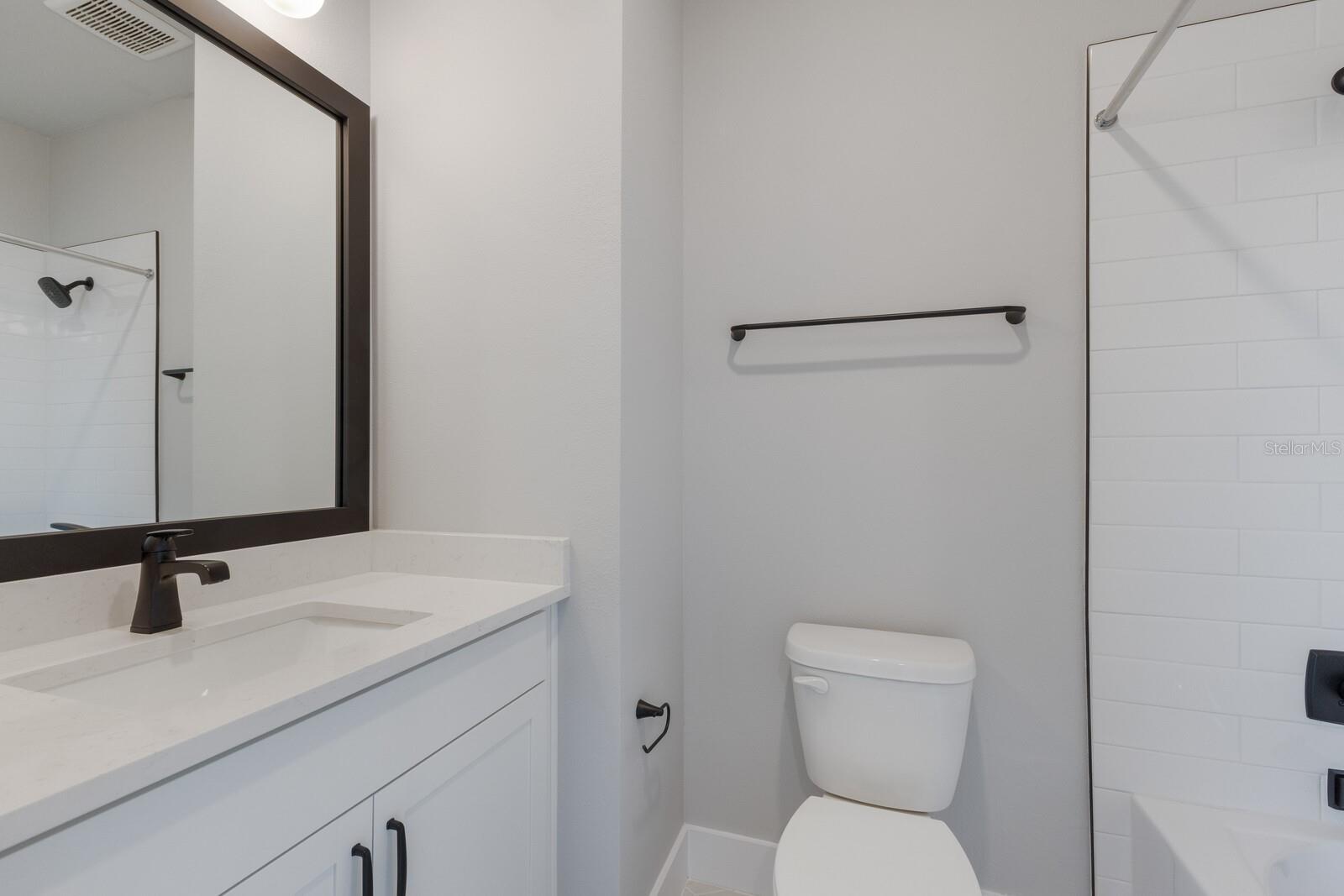 EMERALD LANDING AT WATERSIDE - Residential Lease