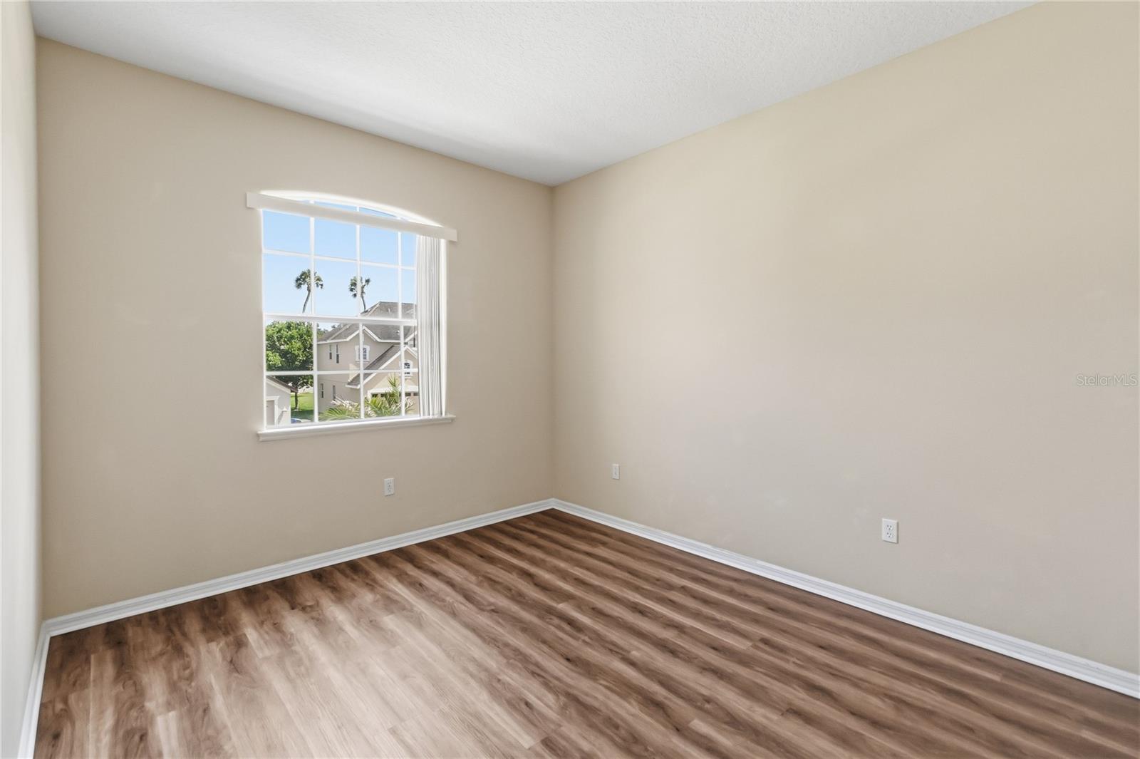 EAGLES NEST AT THE OAKS - Residential