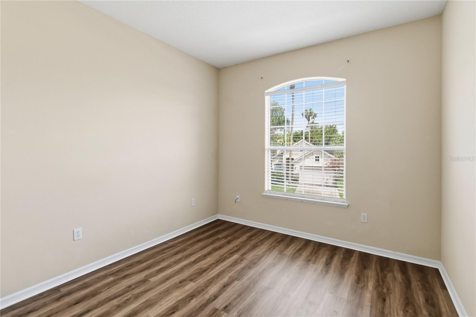 EAGLES NEST AT THE OAKS - Residential