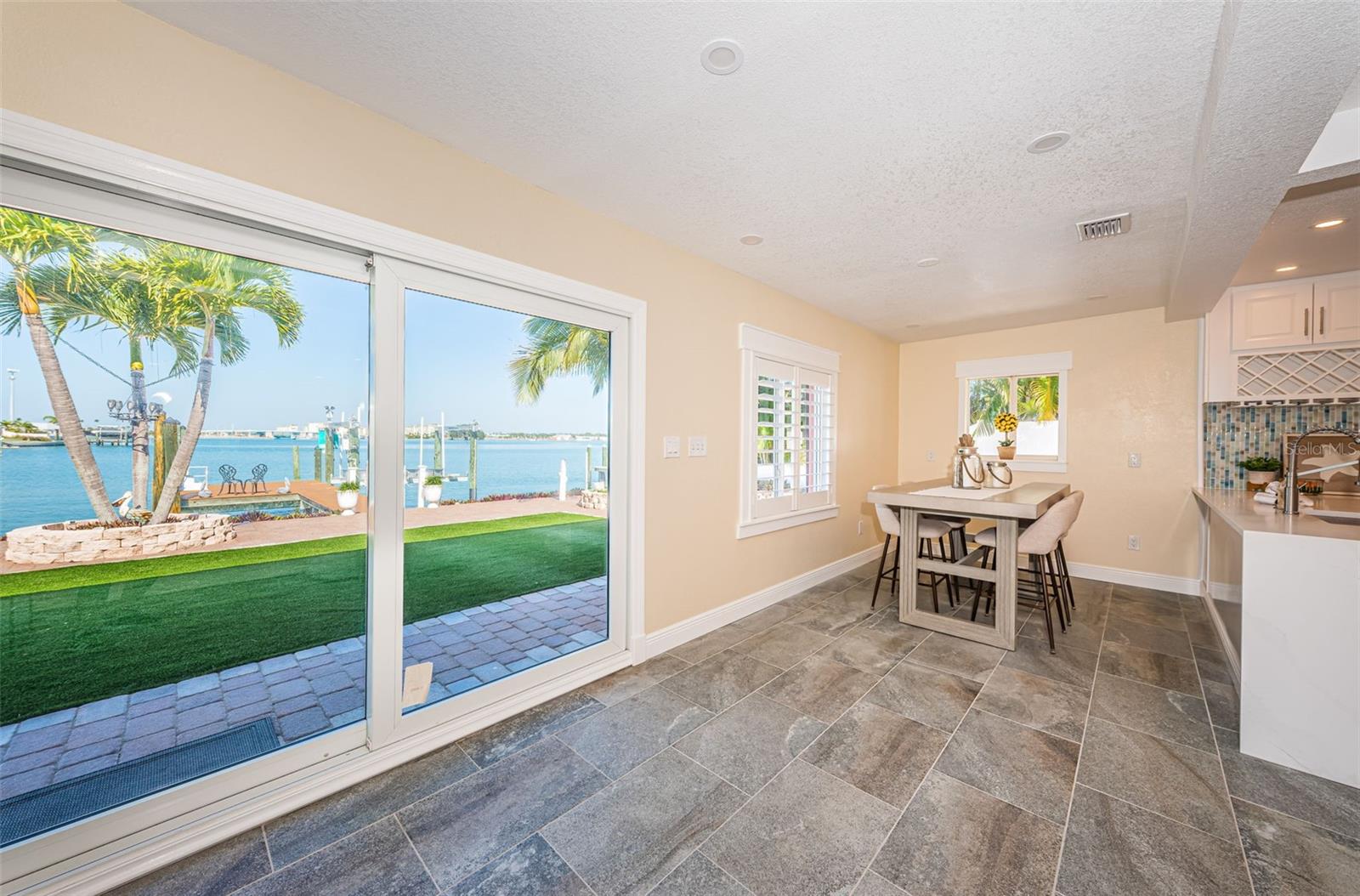 GULF SHORES 6TH ADD - Residential