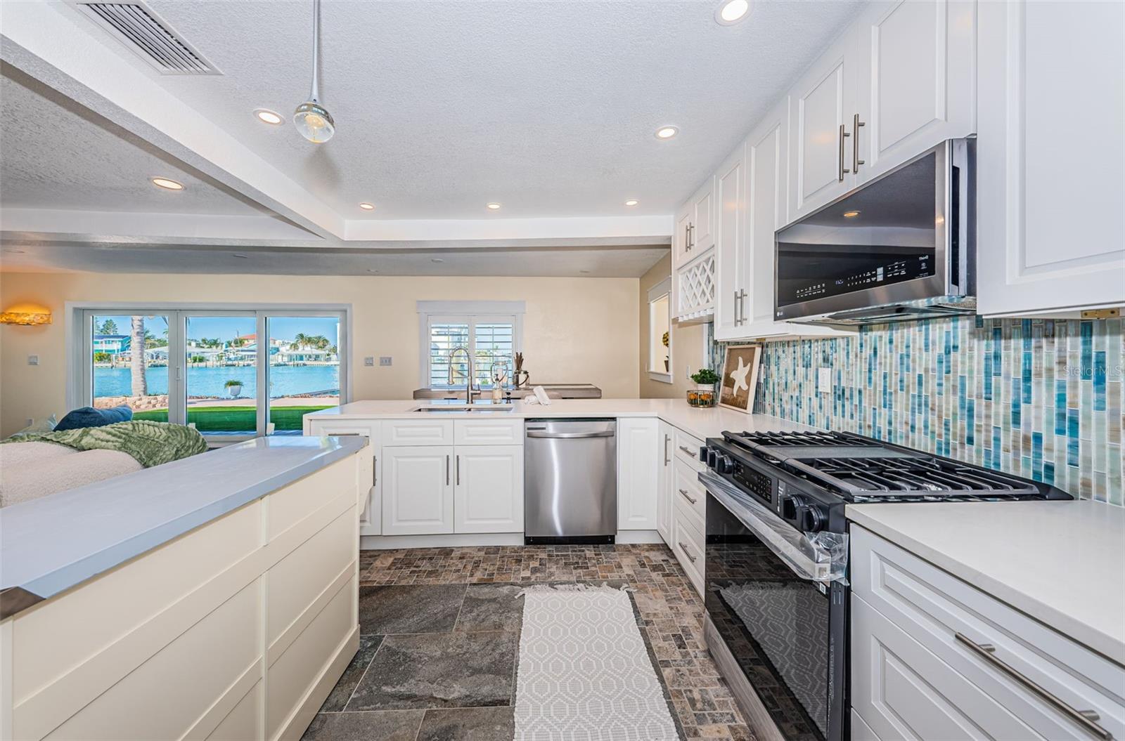 GULF SHORES 6TH ADD - Residential
