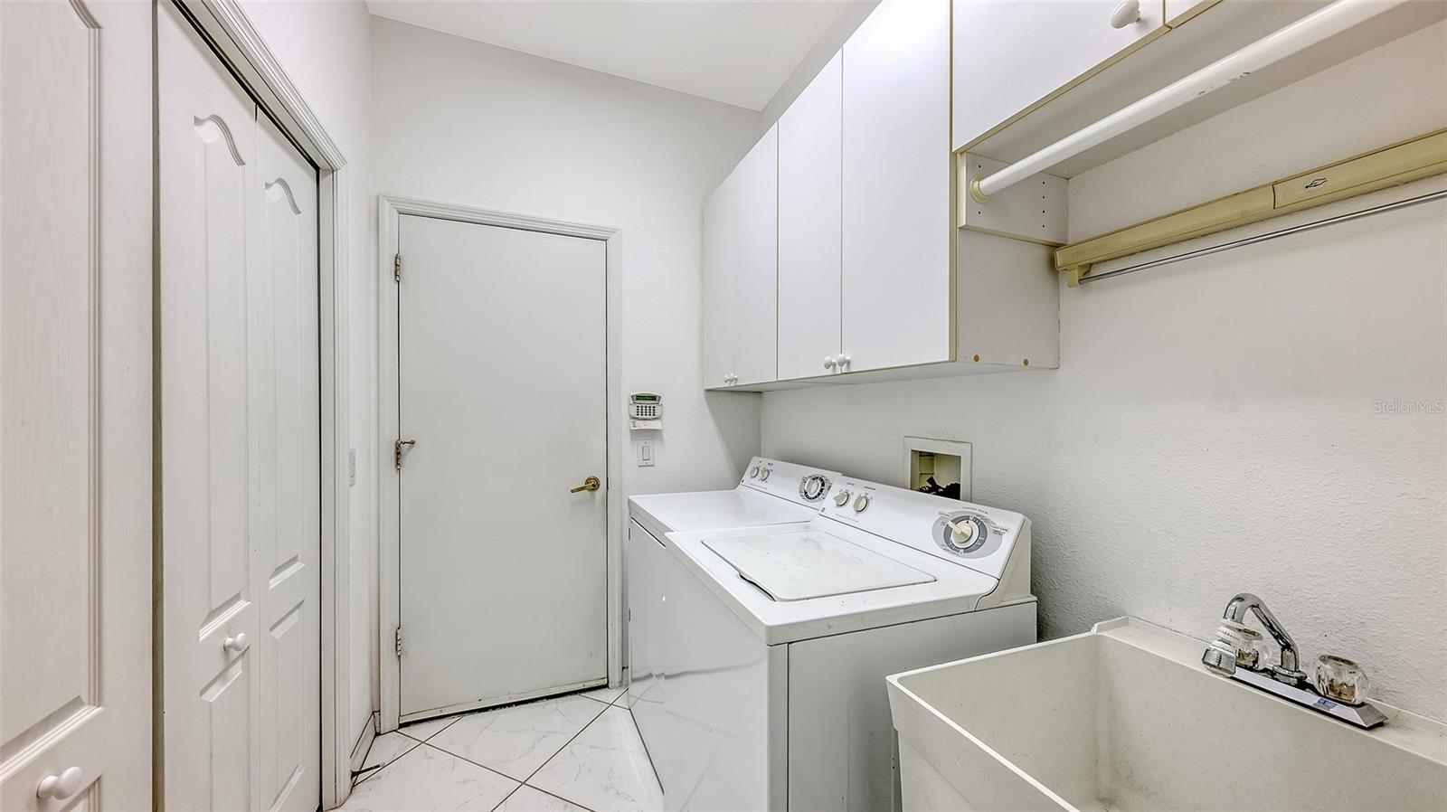 CARLYLE AT VILLAGES OF PALM-AIRE - Residential
