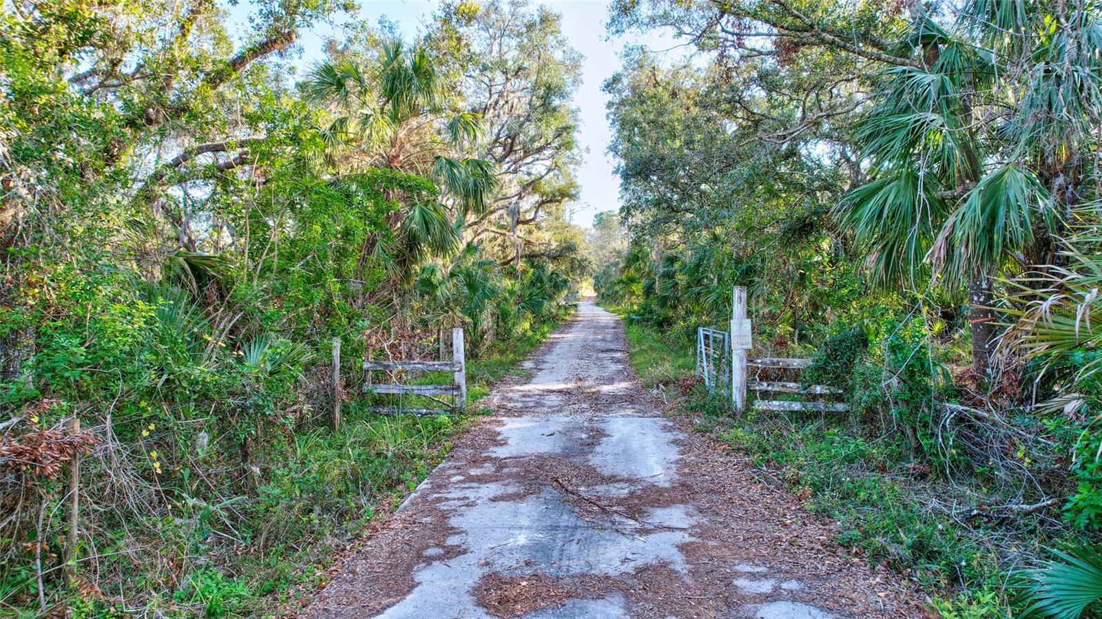 ACREAGE - Land