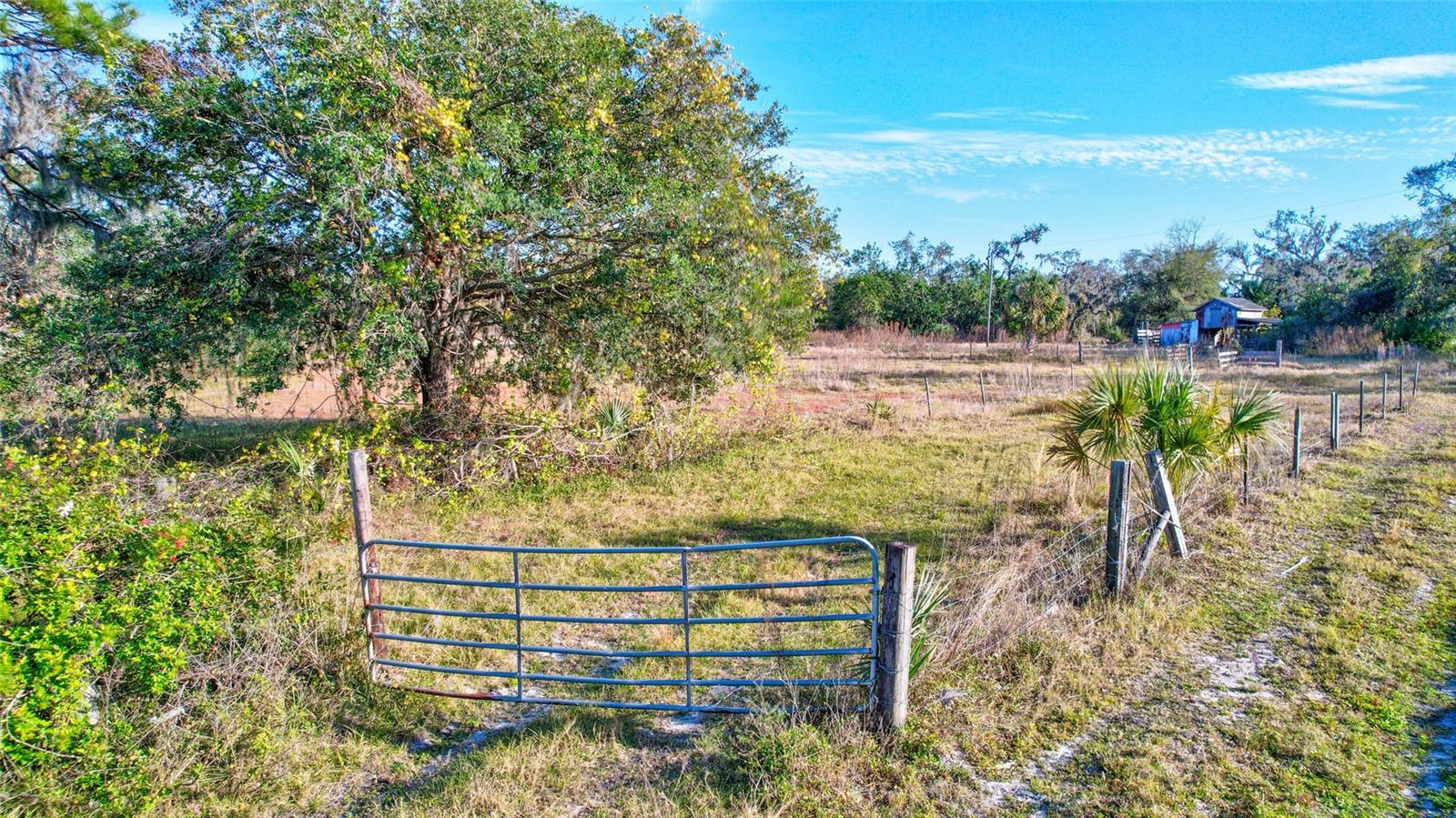 ACREAGE - Land
