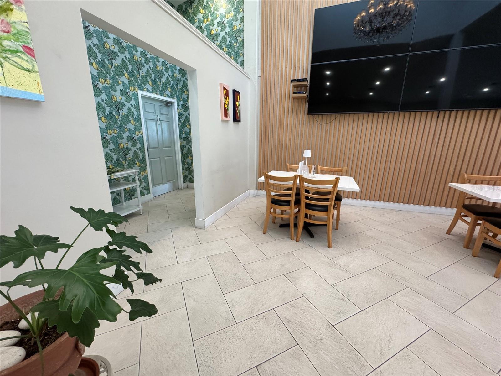 GALLERY/RIDGEWOOD LAKES - Residential