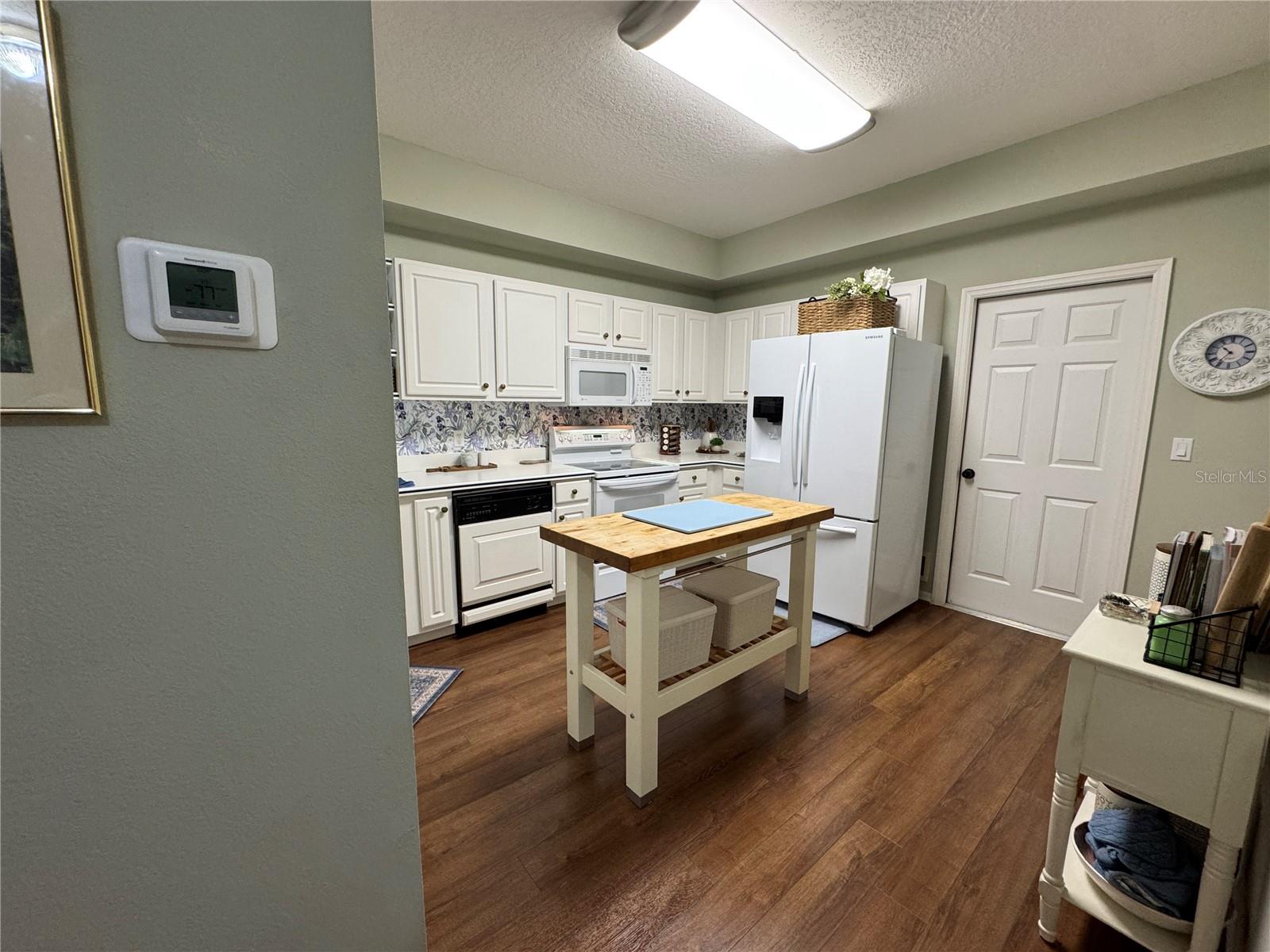 GALLERY/RIDGEWOOD LAKES - Residential