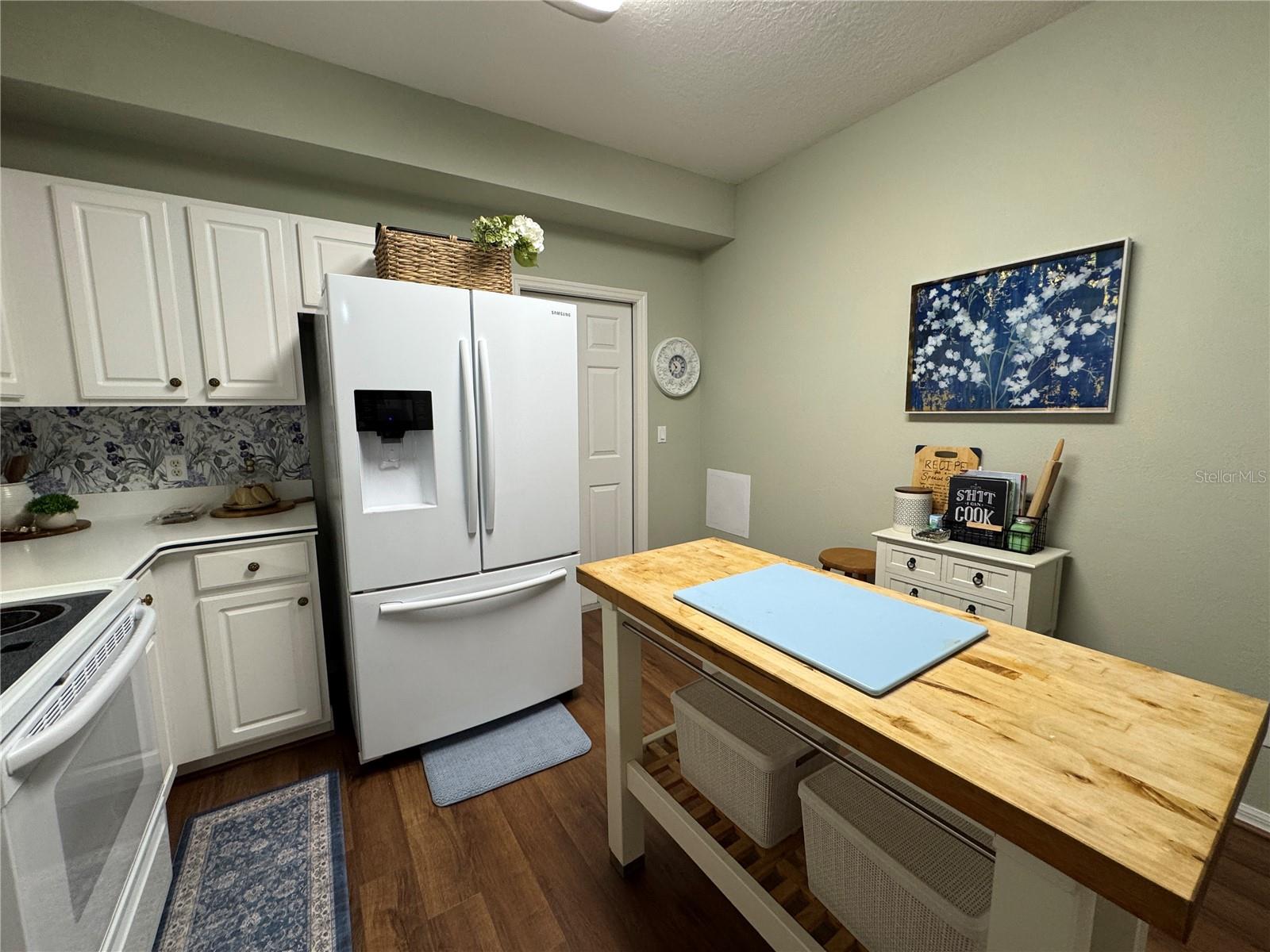 GALLERY/RIDGEWOOD LAKES - Residential