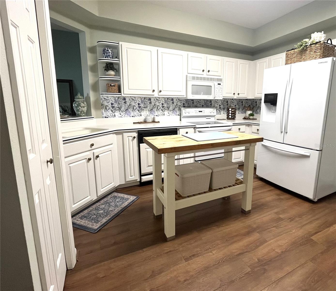 GALLERY/RIDGEWOOD LAKES - Residential