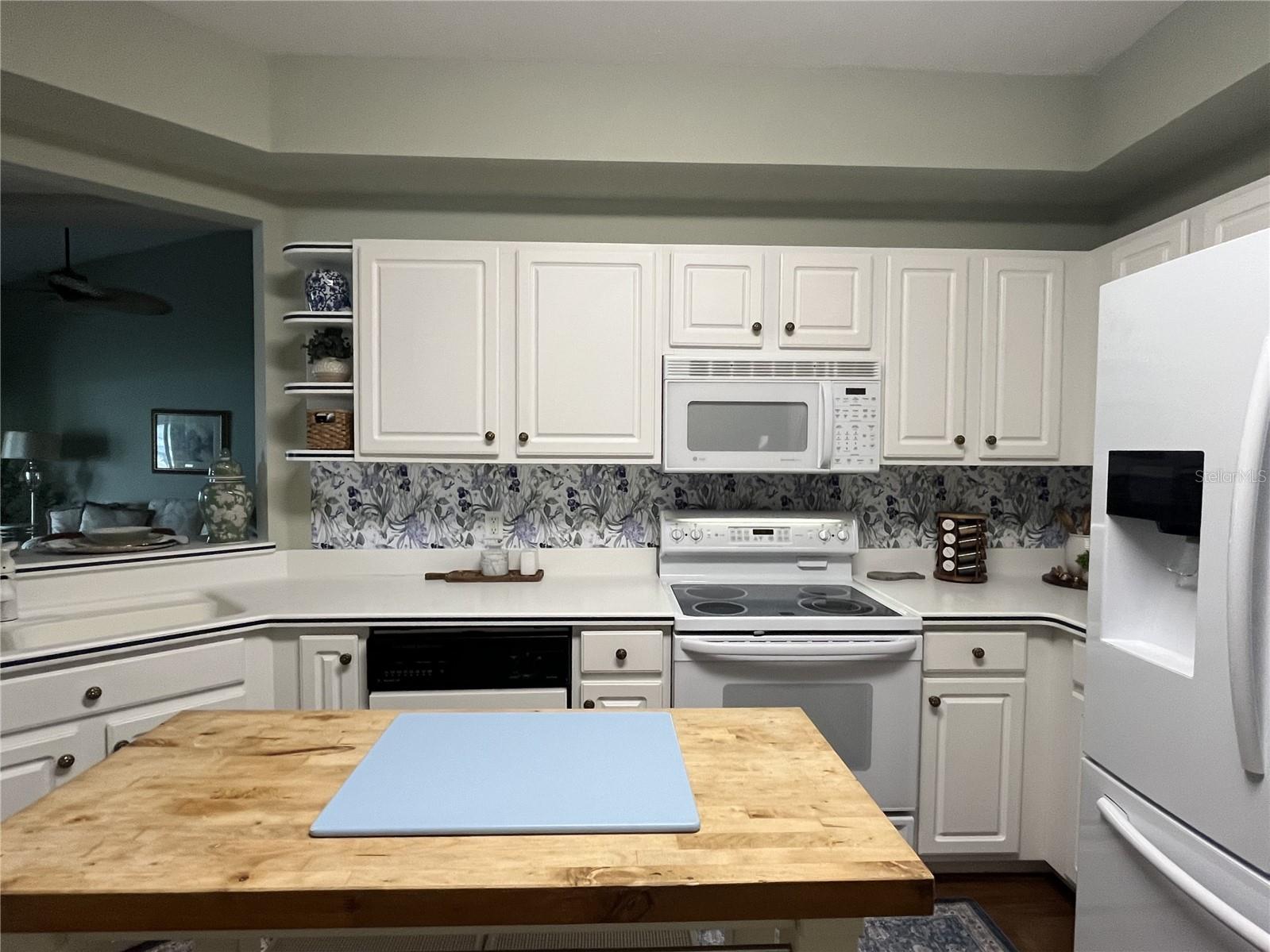 GALLERY/RIDGEWOOD LAKES - Residential