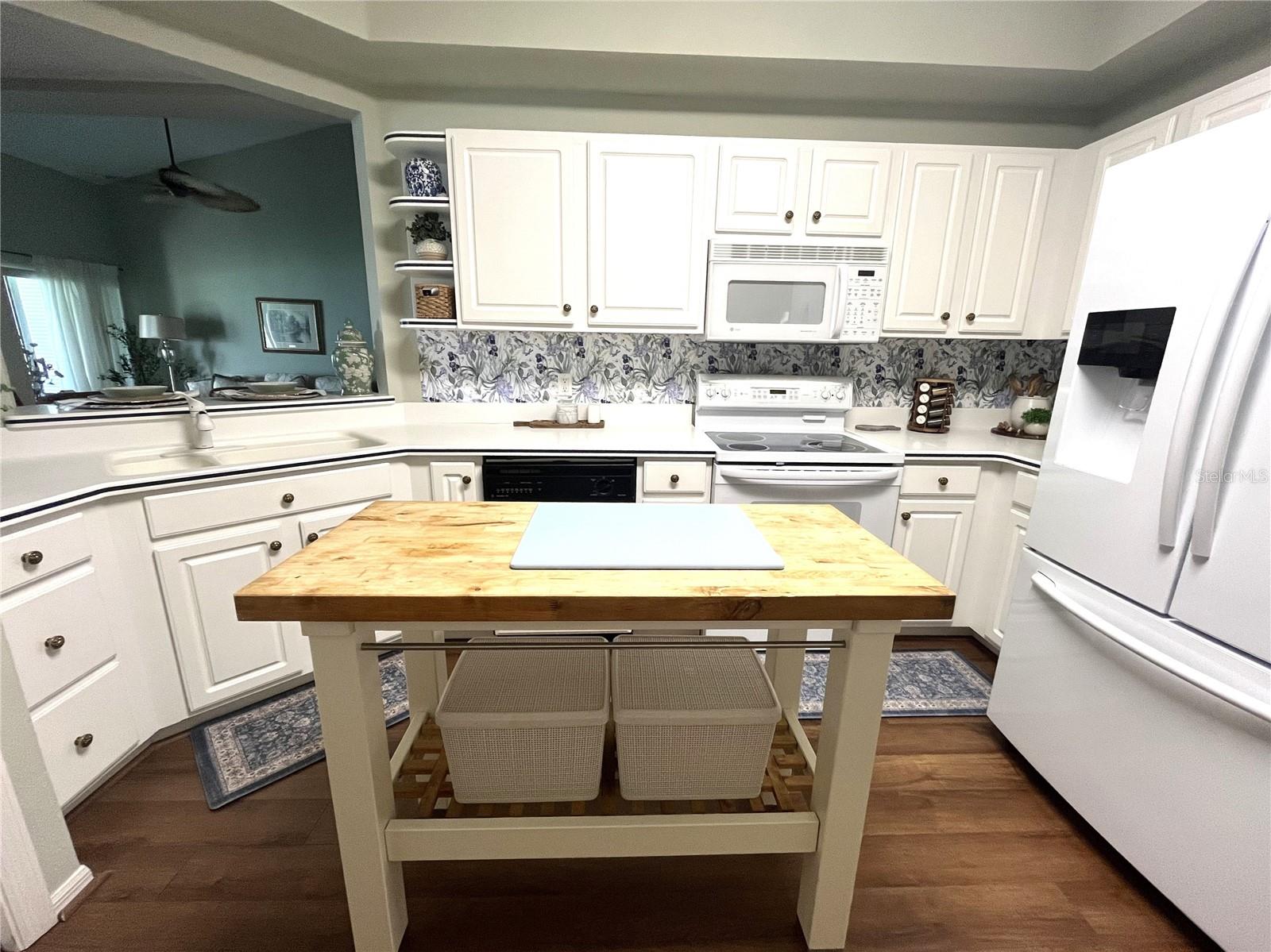GALLERY/RIDGEWOOD LAKES - Residential