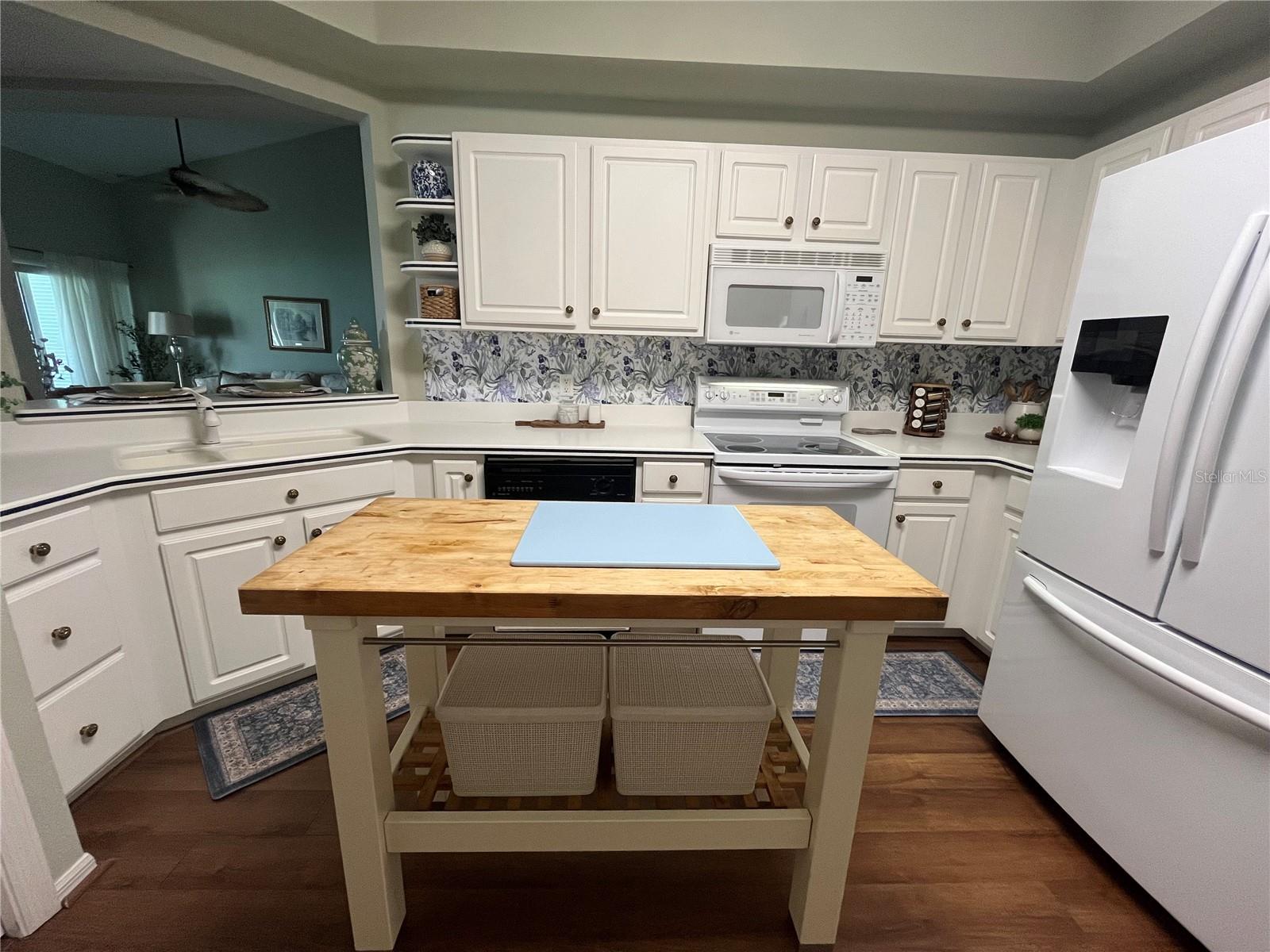 GALLERY/RIDGEWOOD LAKES - Residential