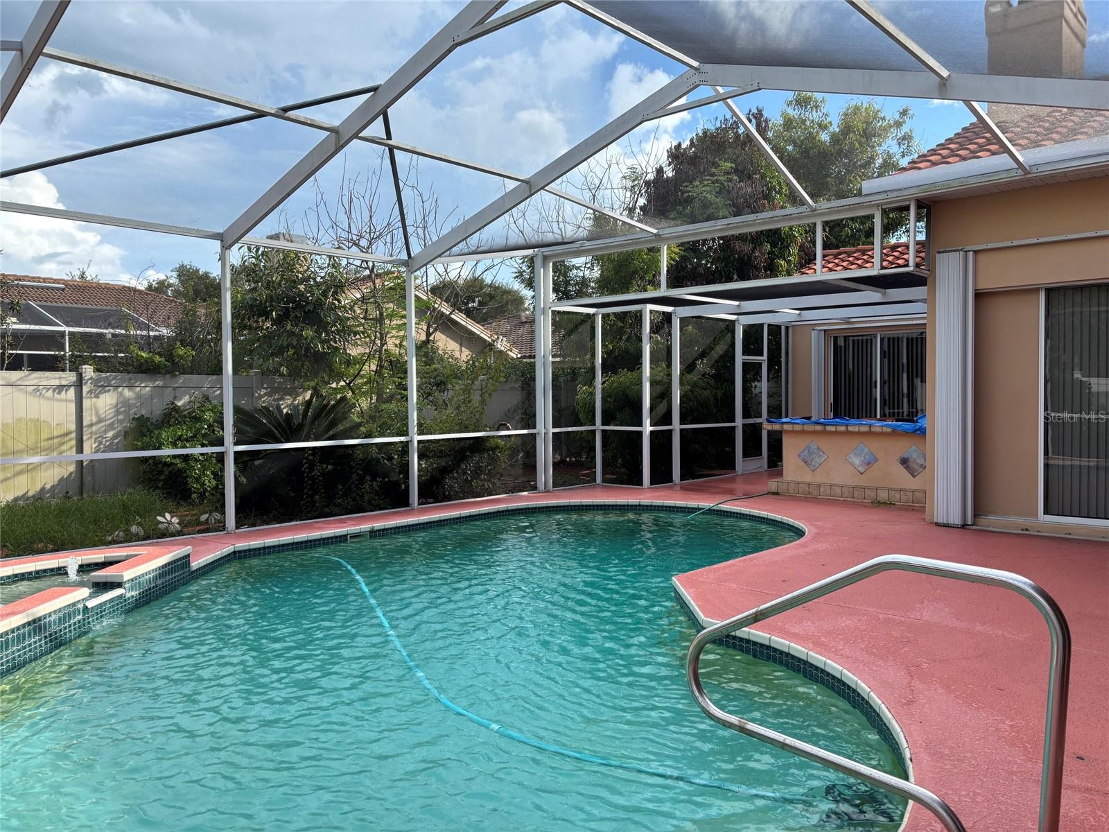 CROSS POINTE - Residential