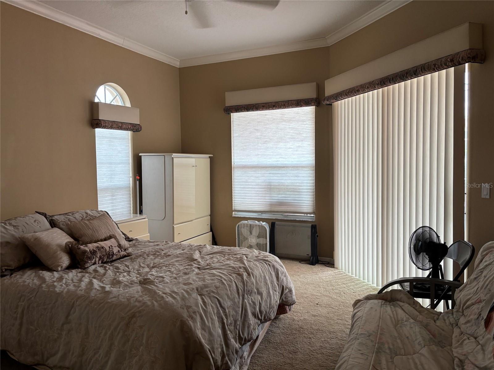 CROSS POINTE - Residential