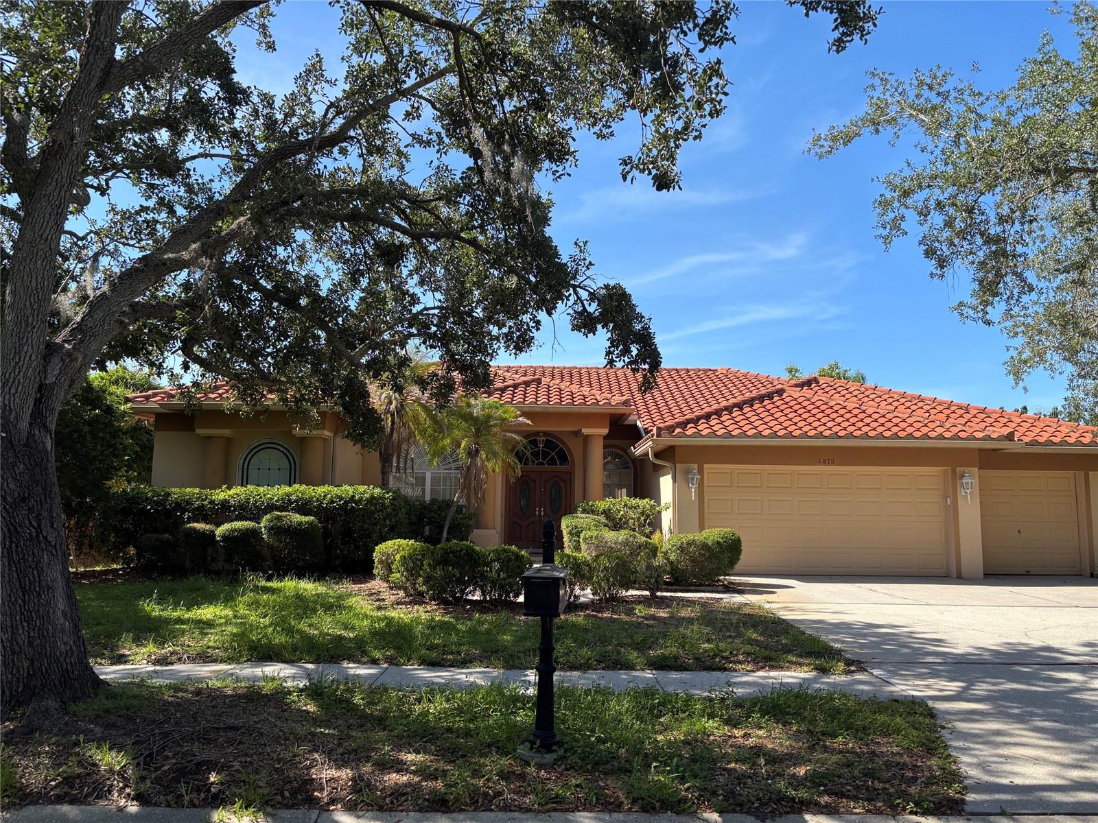 CROSS POINTE - Residential
