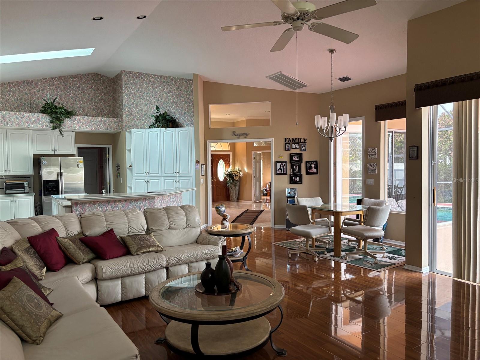 CROSS POINTE - Residential