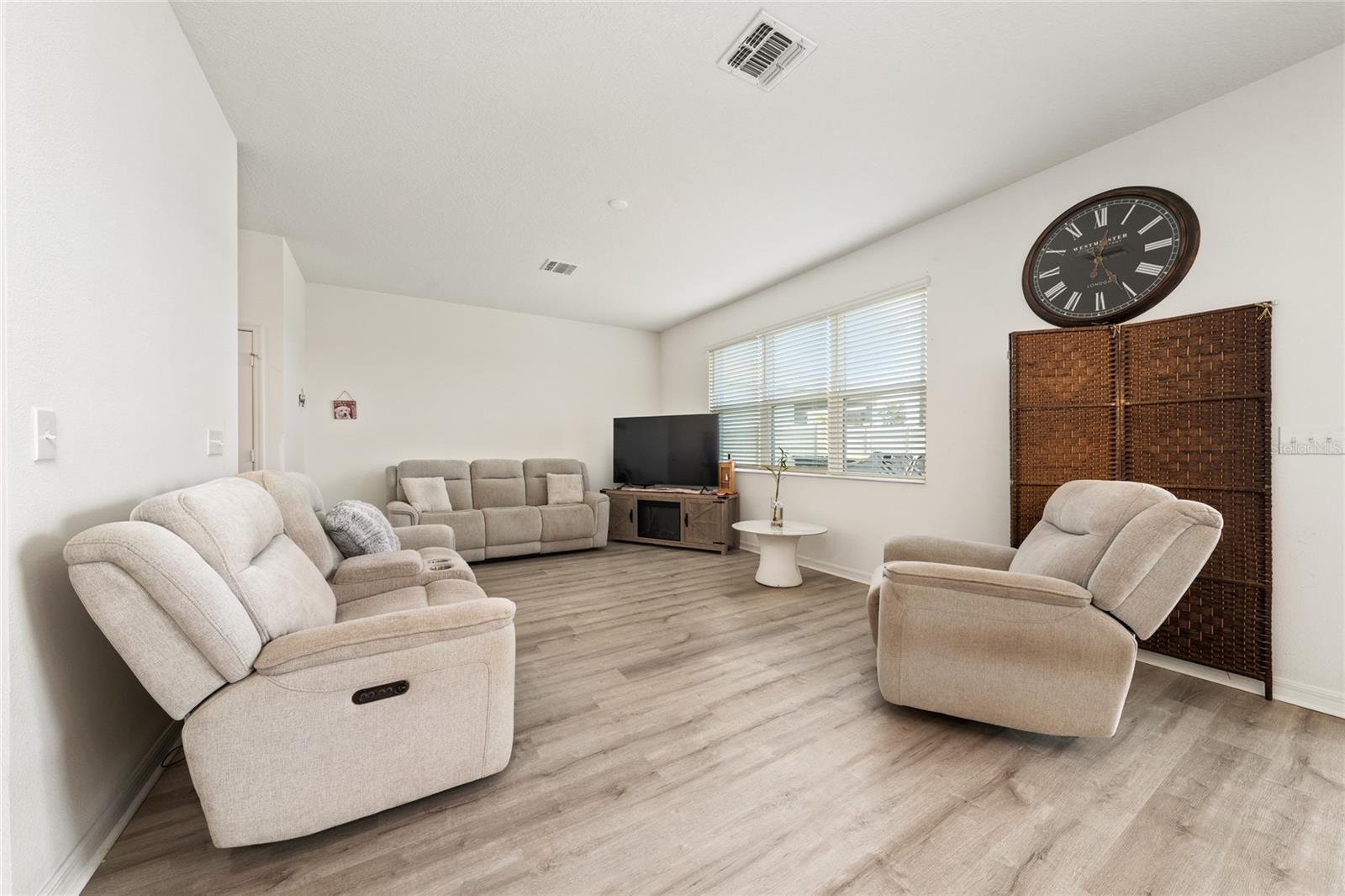 HICKORY RANCH - Residential