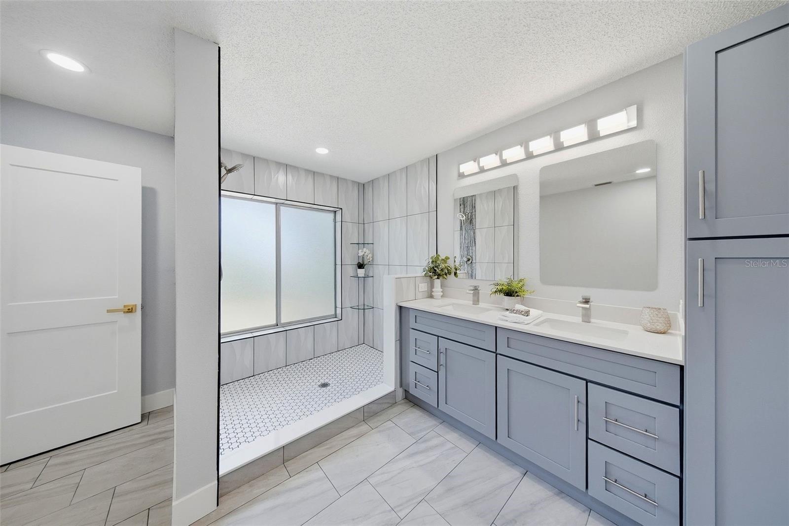 GULF HARBORS WOODLANDS - Residential