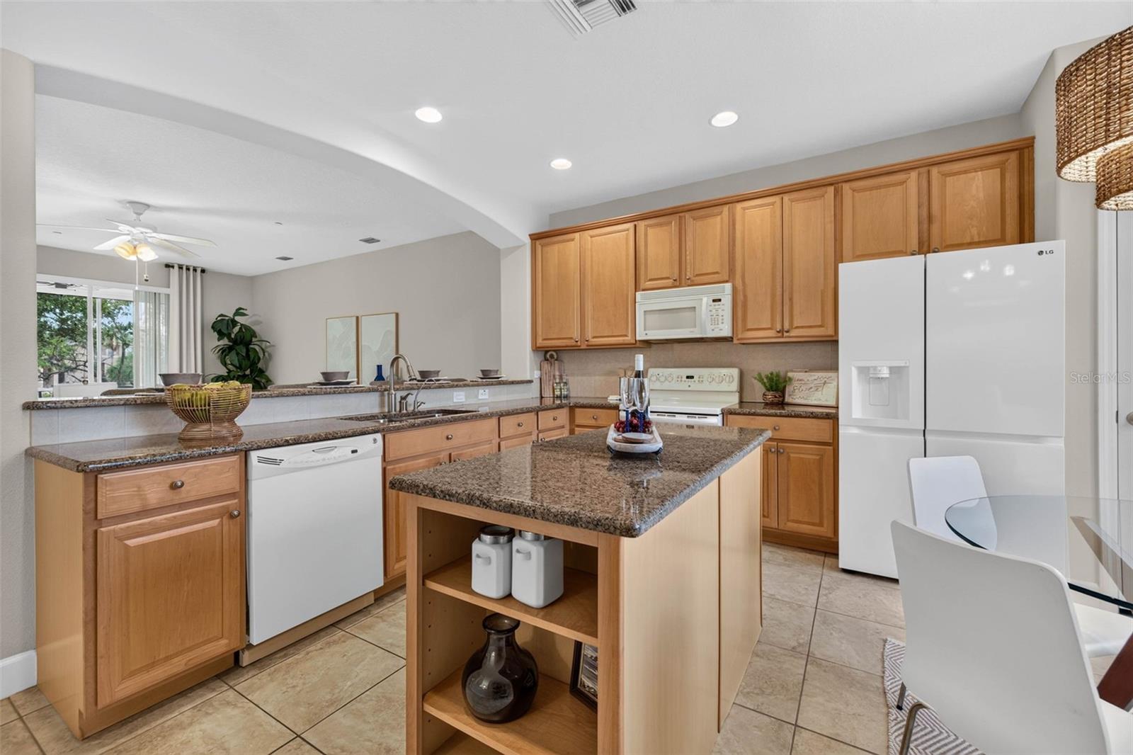 SEMINOLE ISLE TWNHMS - Residential