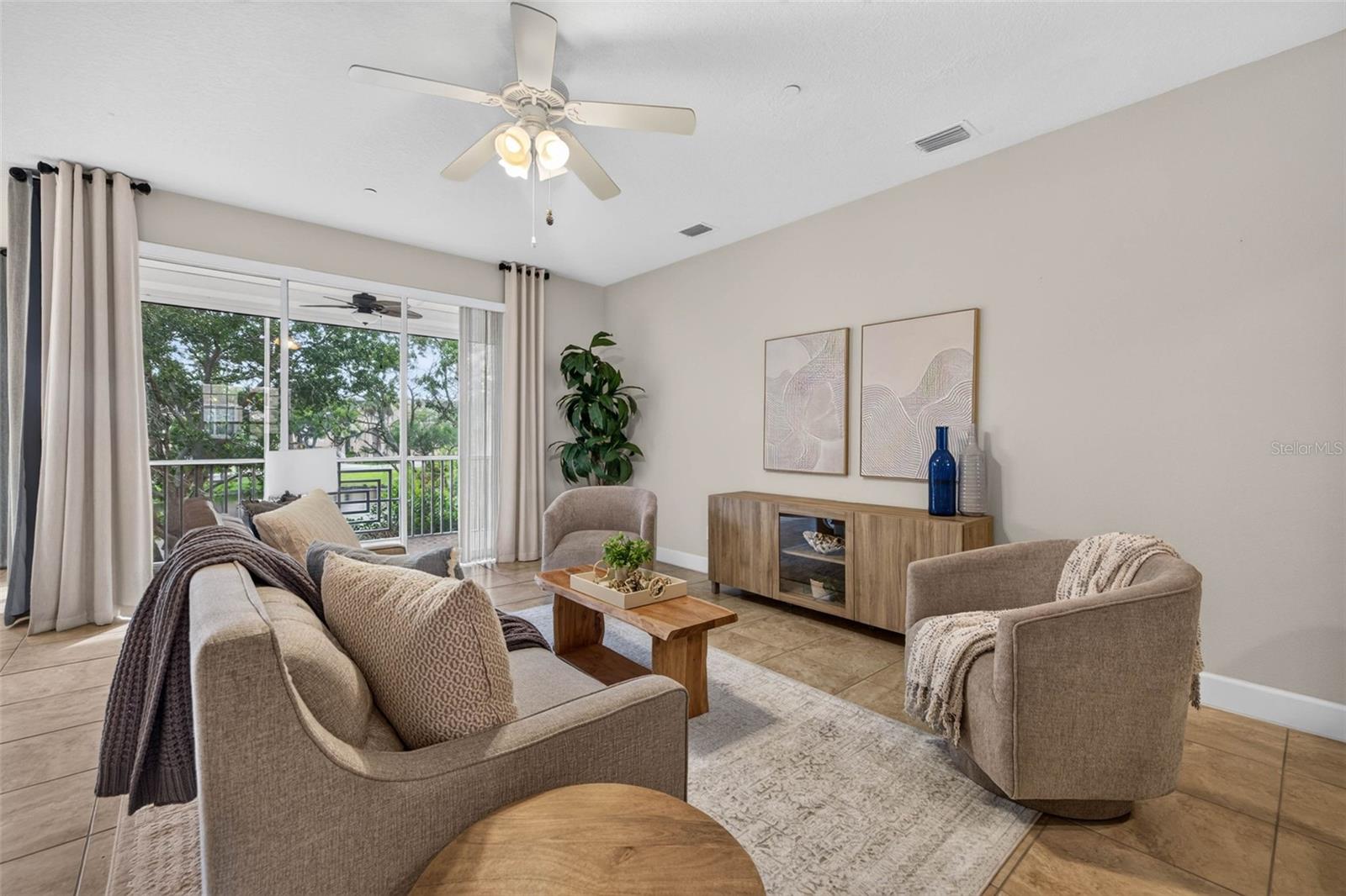 SEMINOLE ISLE TWNHMS - Residential