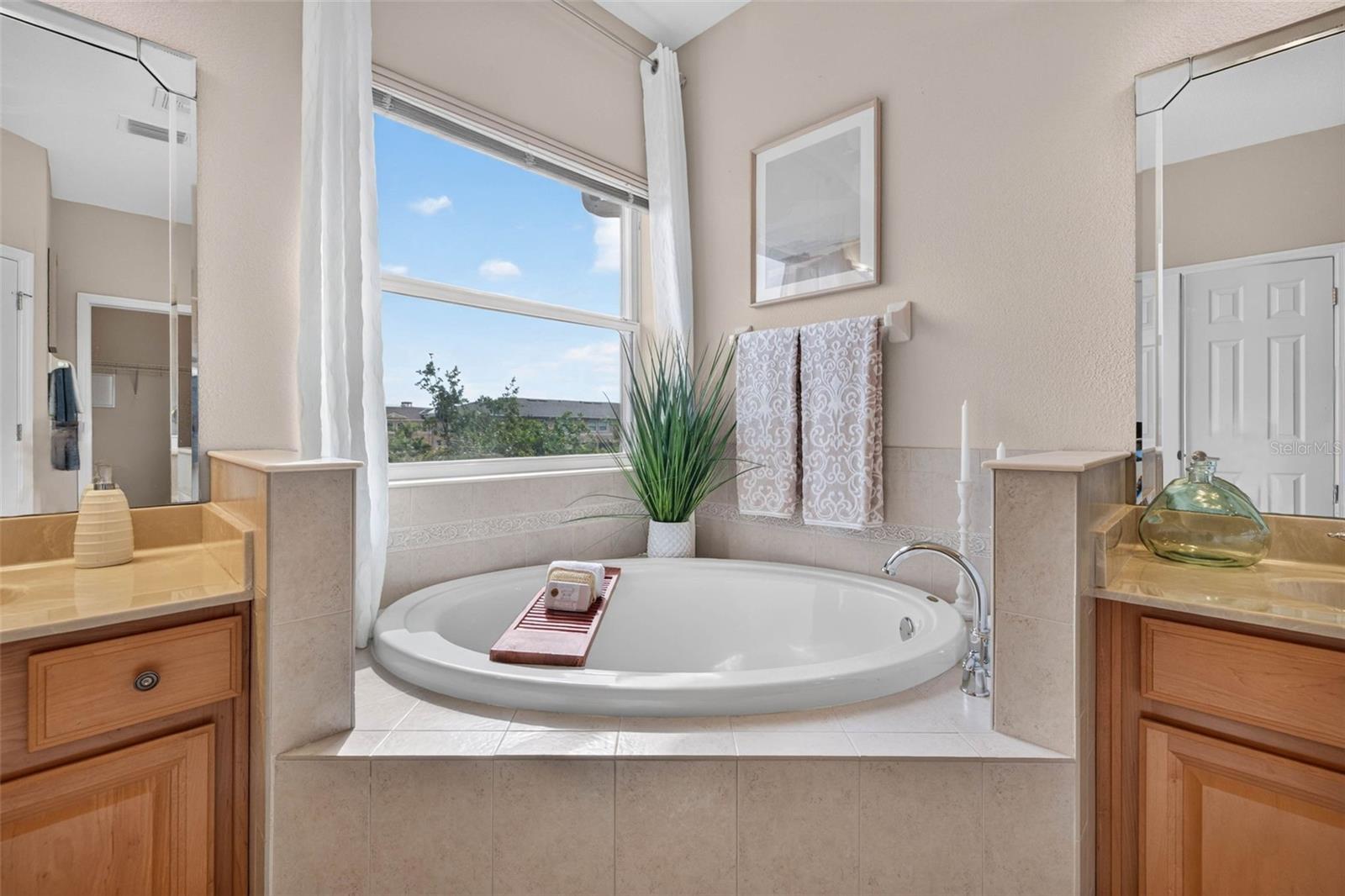 SEMINOLE ISLE TWNHMS - Residential