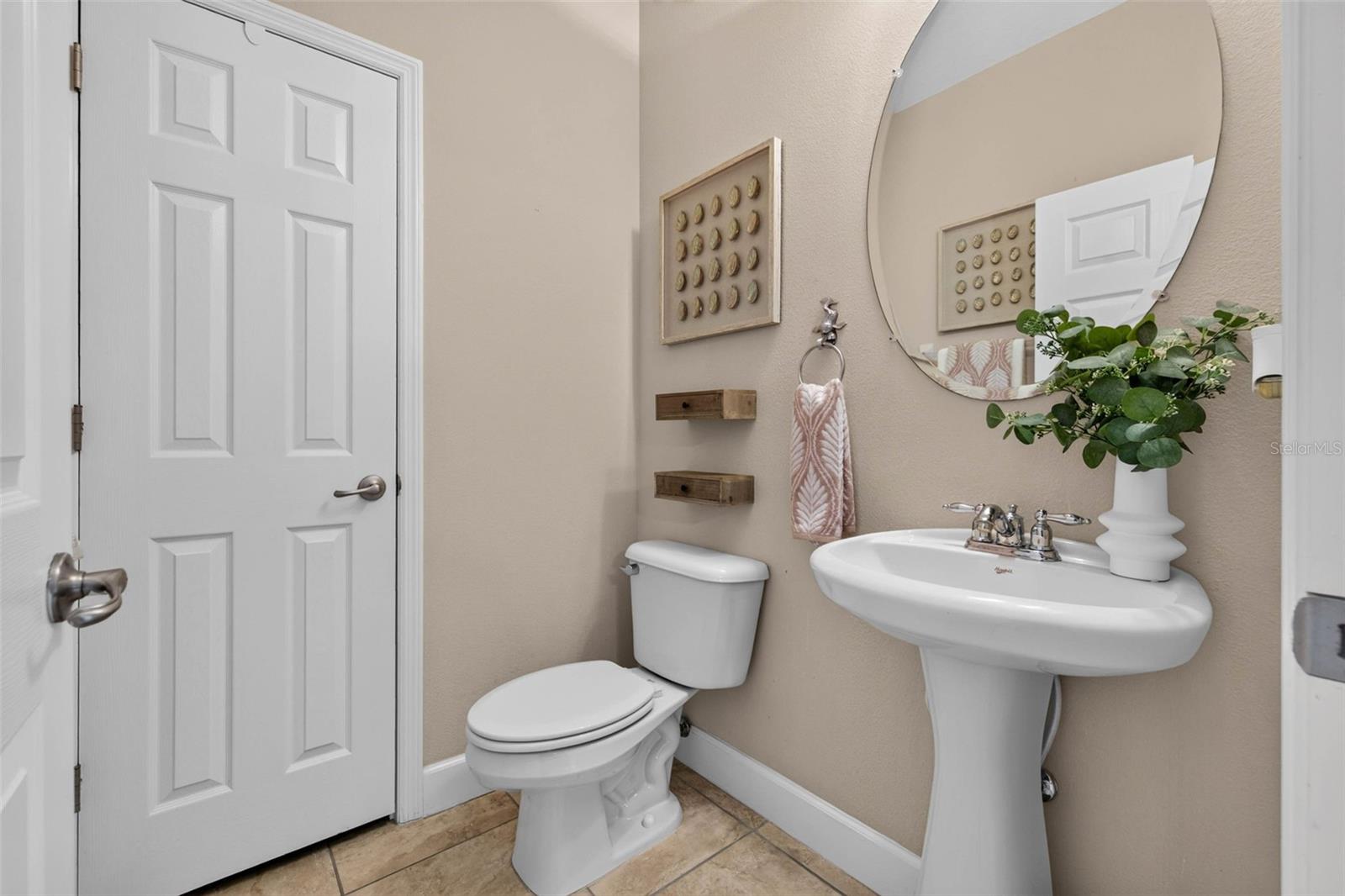 SEMINOLE ISLE TWNHMS - Residential
