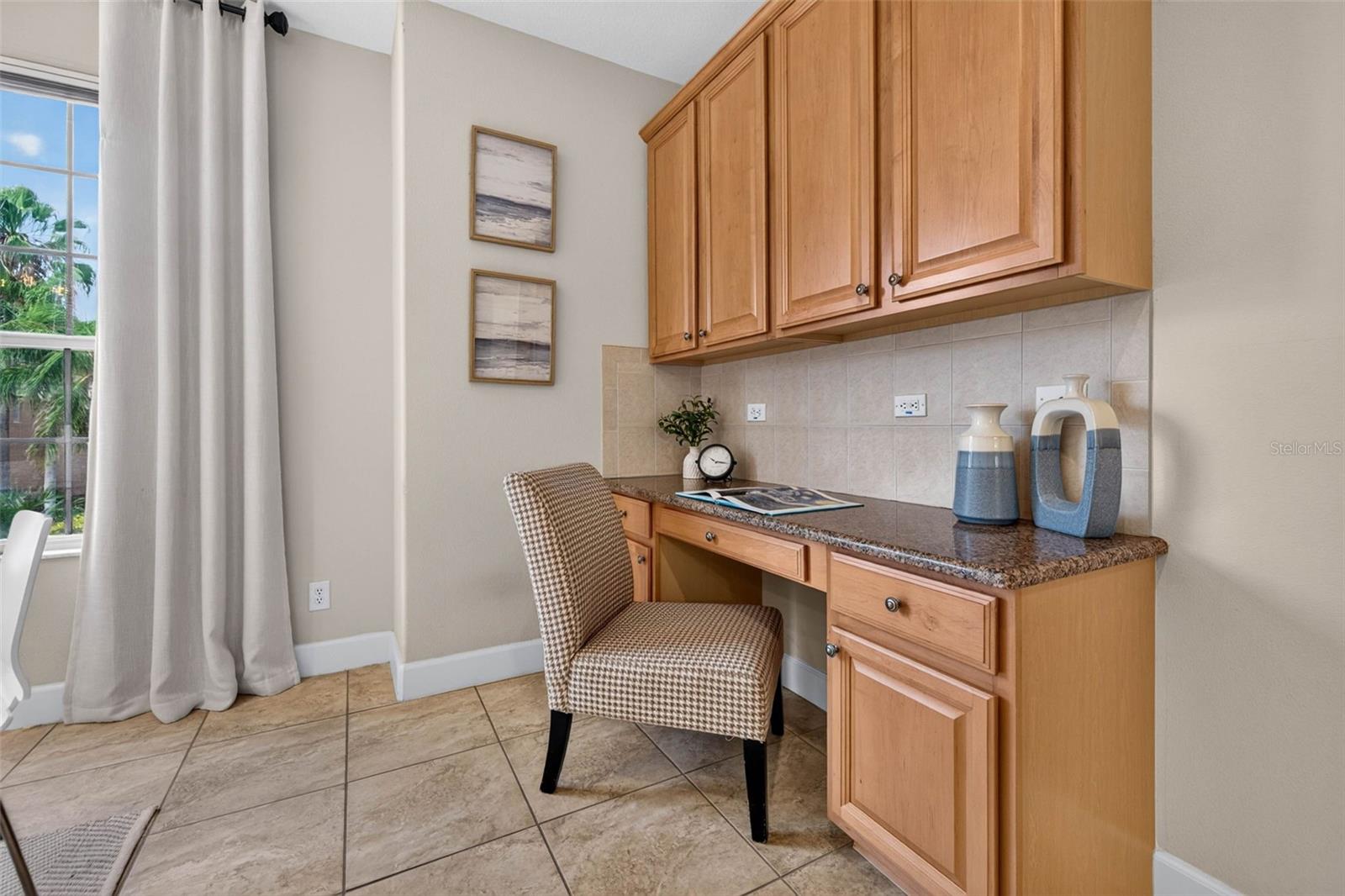 SEMINOLE ISLE TWNHMS - Residential