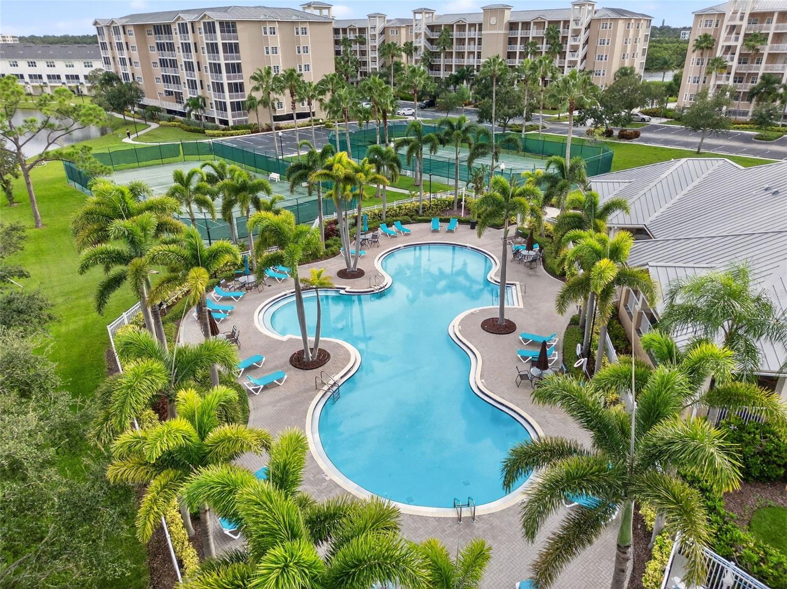 SEMINOLE ISLE TWNHMS - Residential