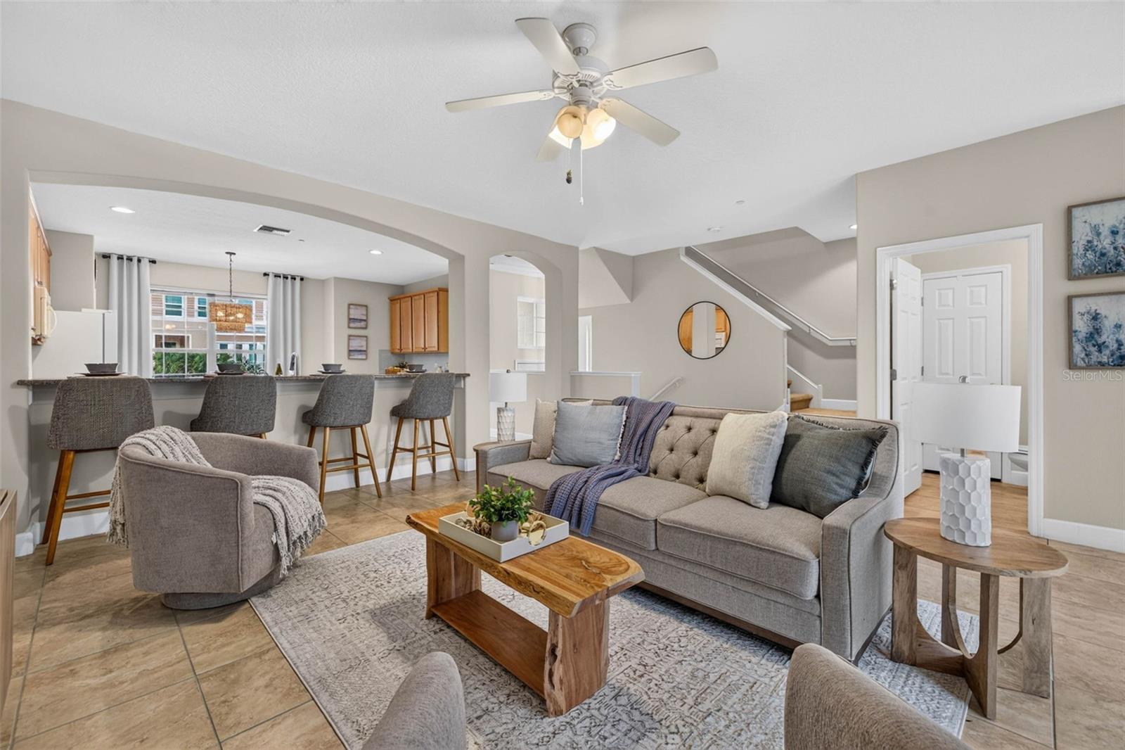 SEMINOLE ISLE TWNHMS - Residential