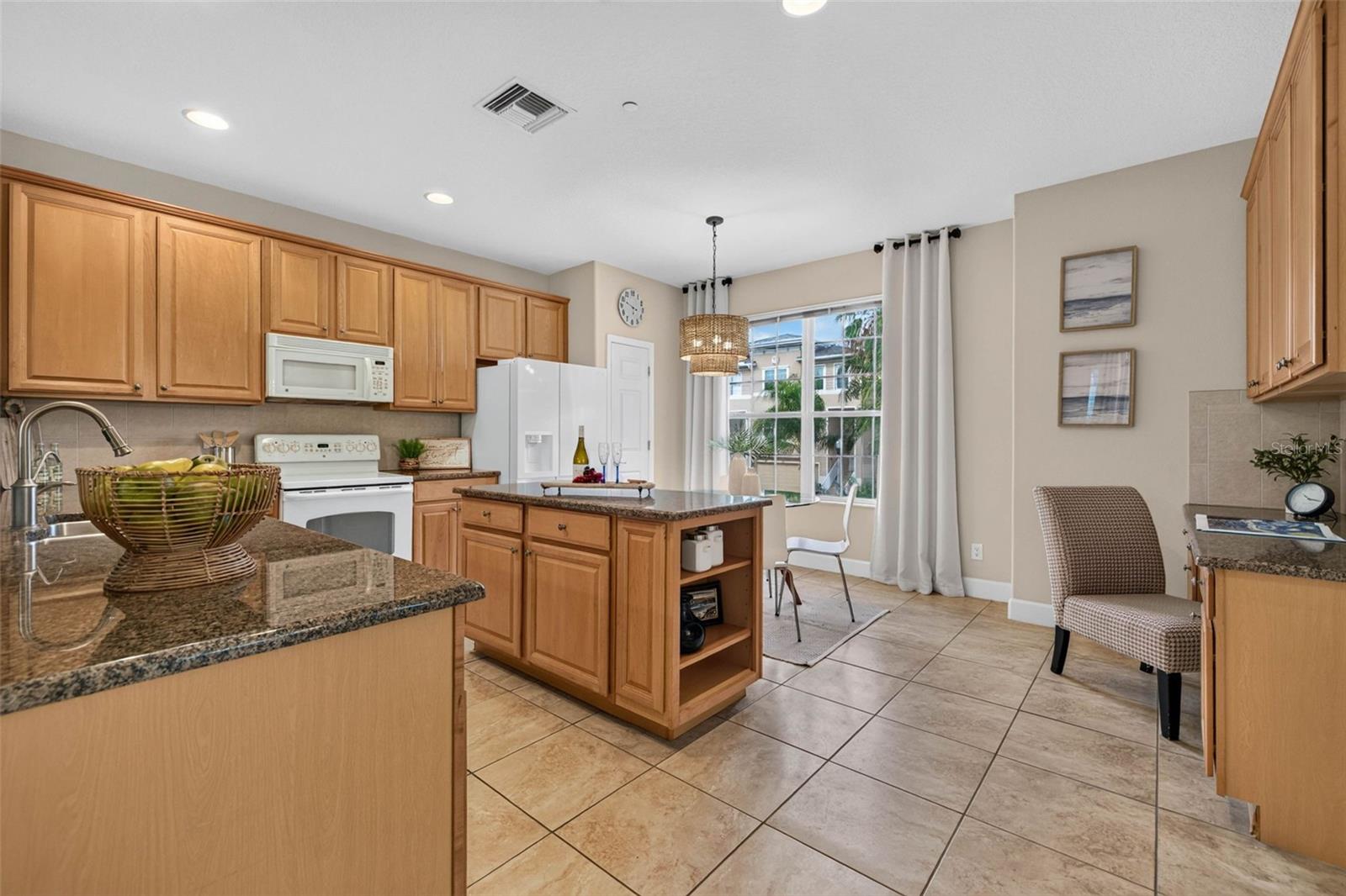 SEMINOLE ISLE TWNHMS - Residential