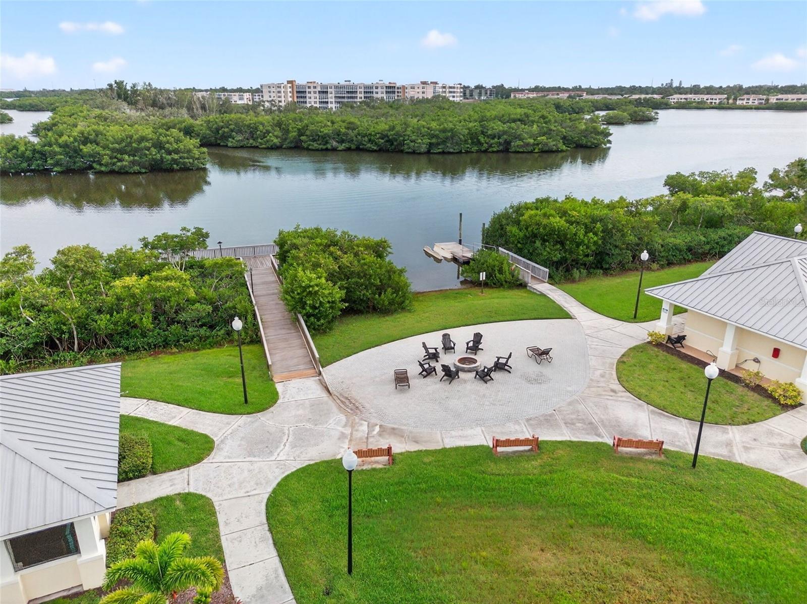 SEMINOLE ISLE TWNHMS - Residential
