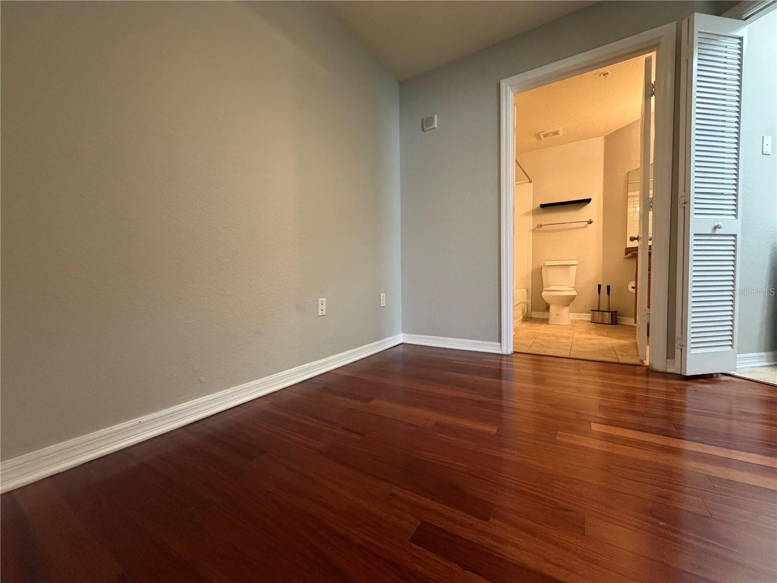 PARKCREST HARBOUR ISLAND CONDO - Residential