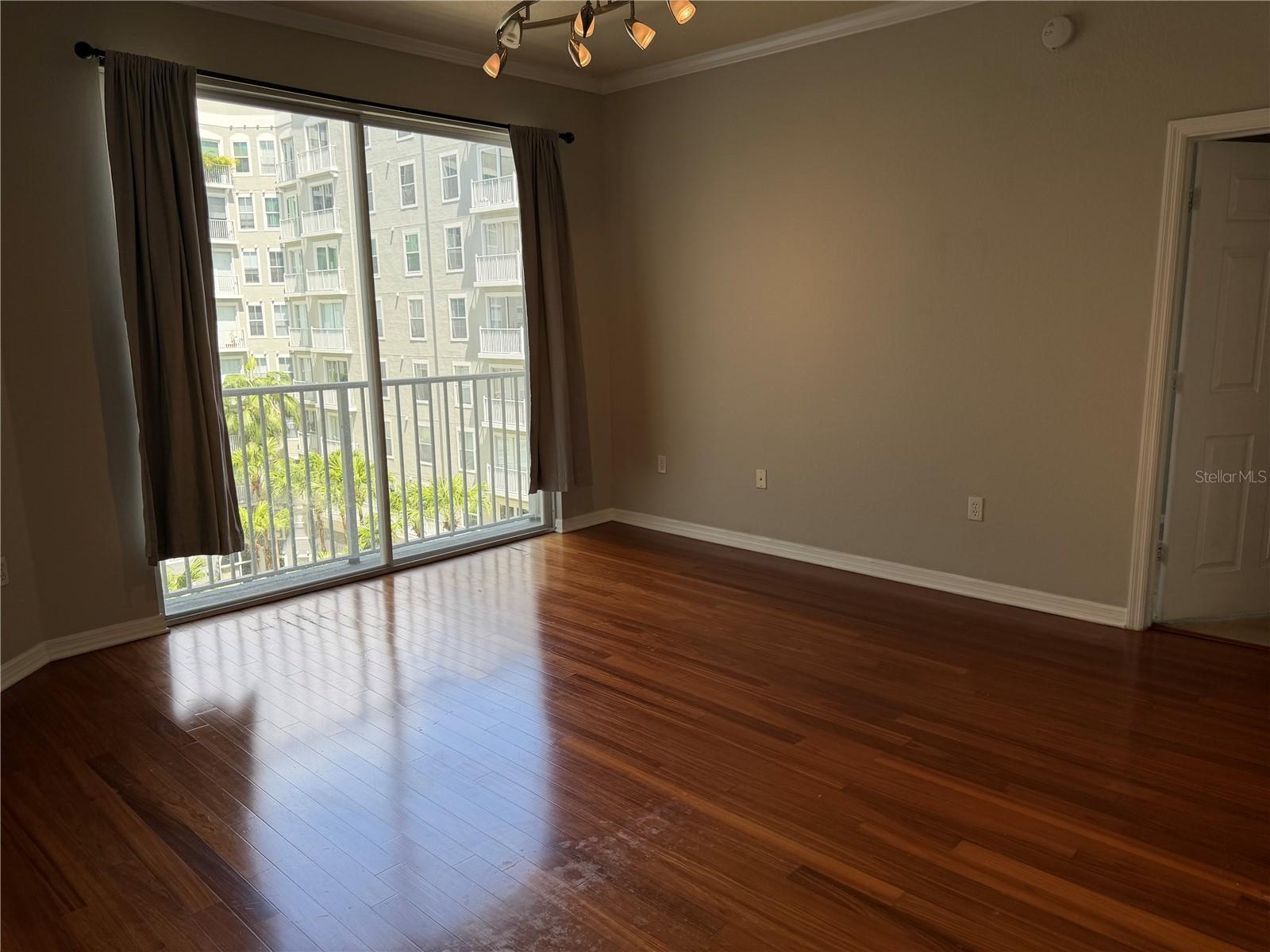 PARKCREST HARBOUR ISLAND CONDO - Residential