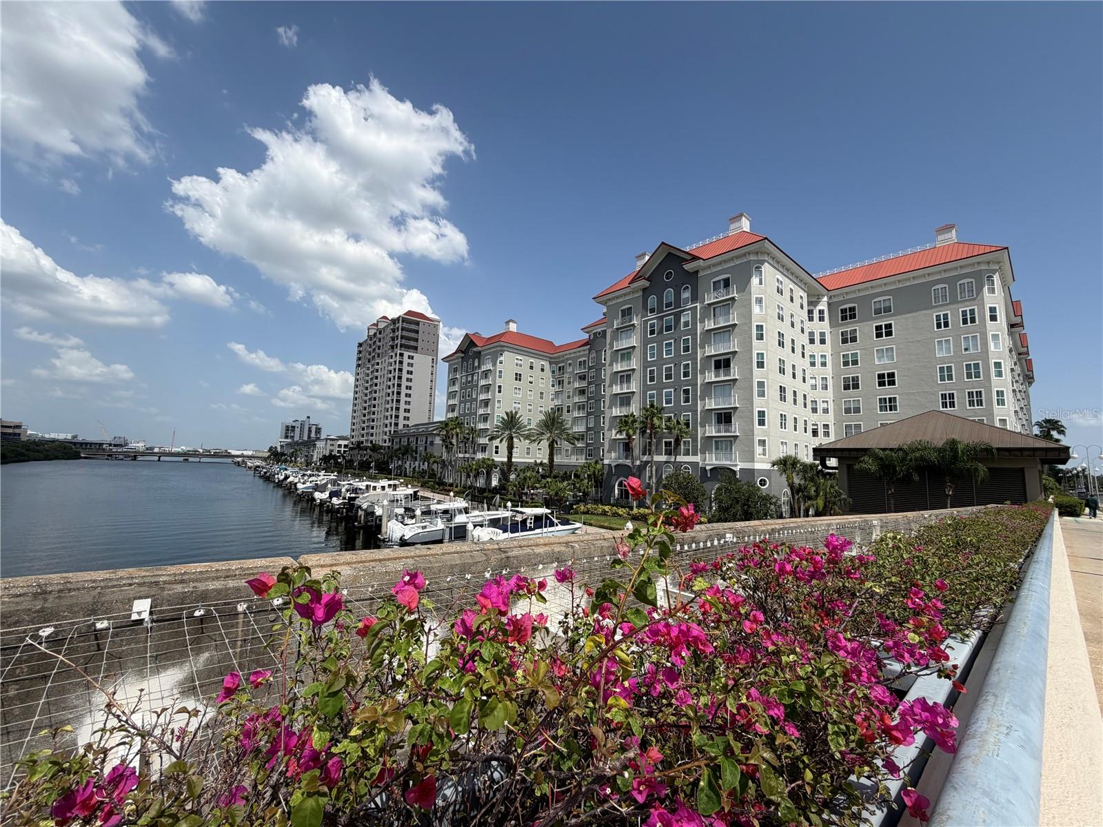 PARKCREST HARBOUR ISLAND CONDO - Residential