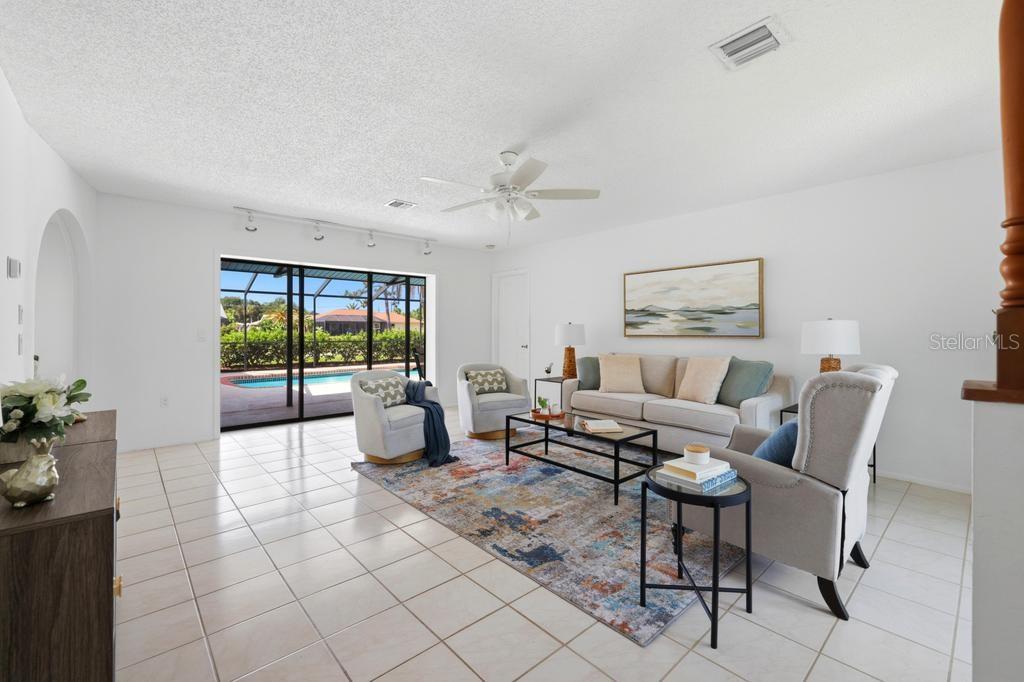HOURGLASS LAKE ESTATES - Residential