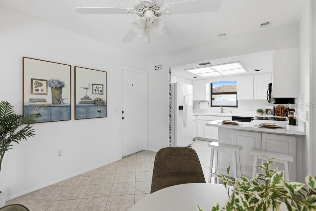 HOURGLASS LAKE ESTATES - Residential