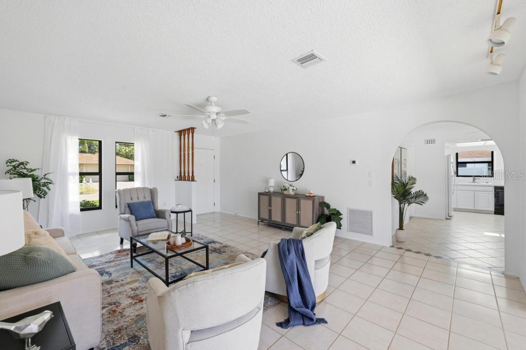 HOURGLASS LAKE ESTATES - Residential