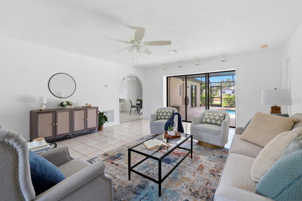 HOURGLASS LAKE ESTATES - Residential