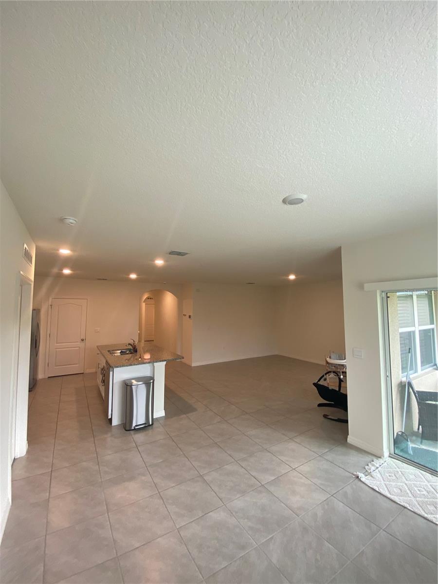 VICTORIA OAKS - Residential Lease