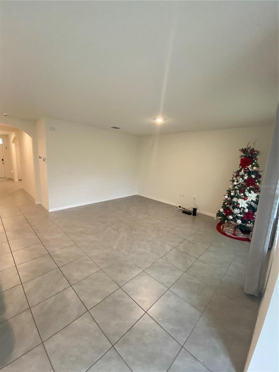 VICTORIA OAKS - Residential Lease