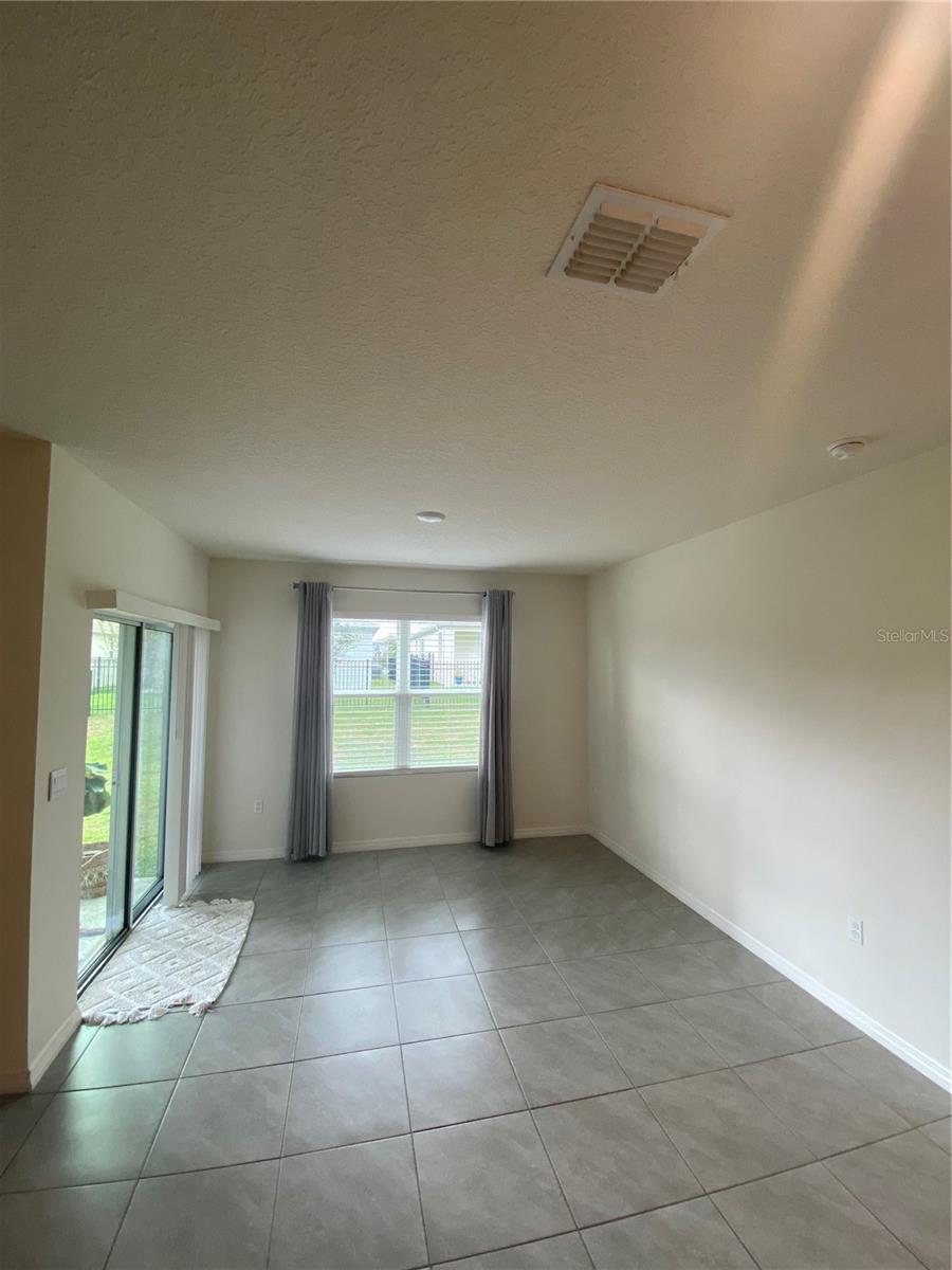 VICTORIA OAKS - Residential Lease