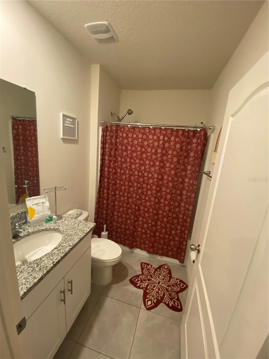 VICTORIA OAKS - Residential Lease