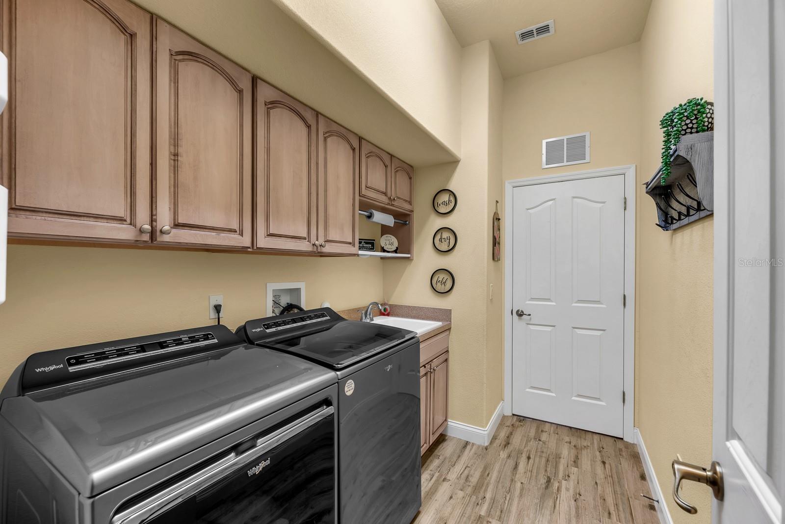 HERNANDO OAKS PH 1 - Residential