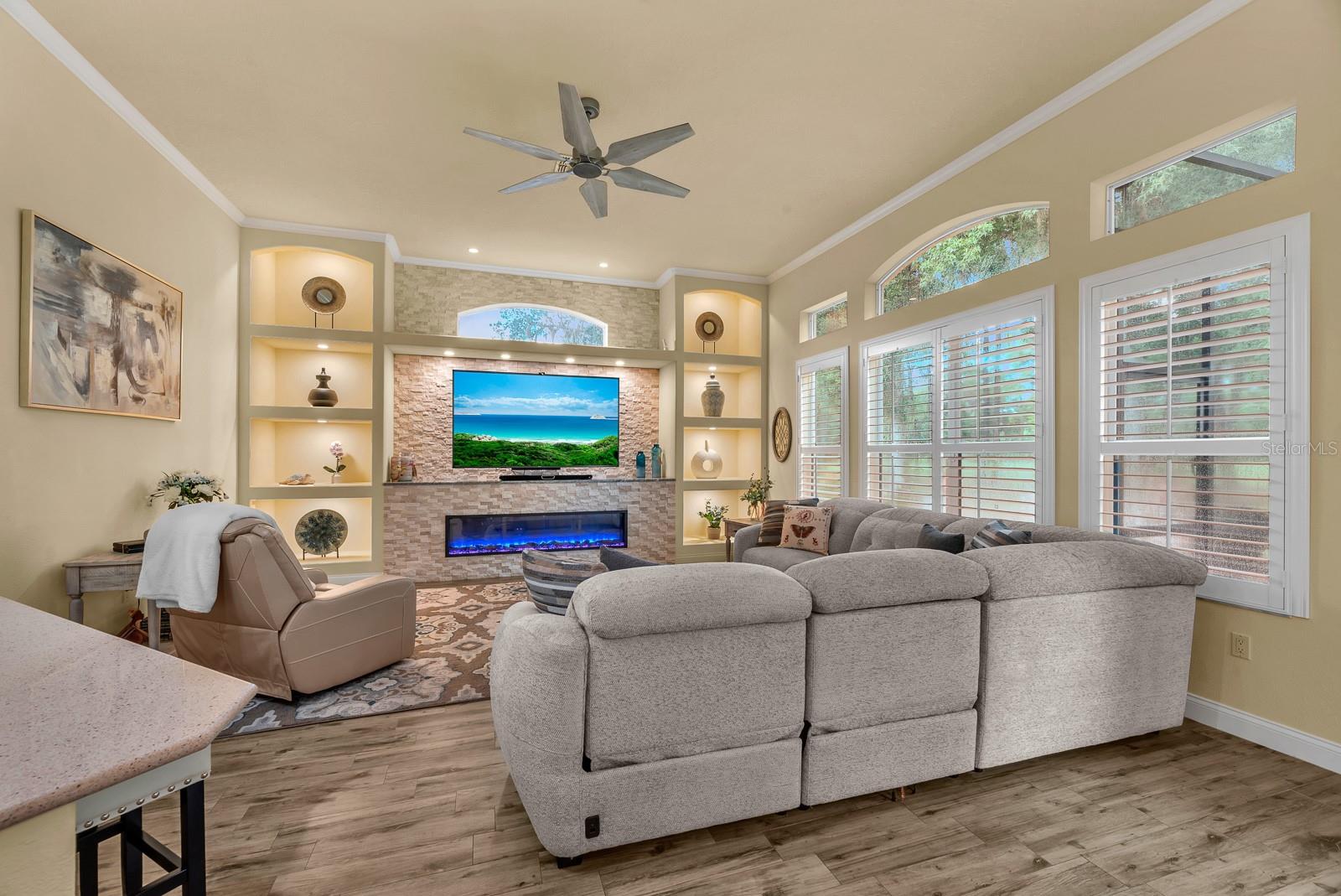 HERNANDO OAKS PH 1 - Residential