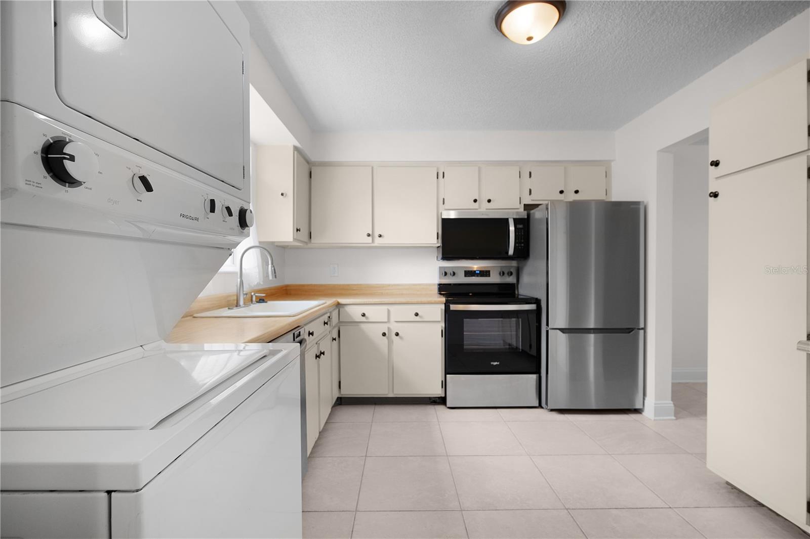 FOUR SEASONS CONDO - Residential
