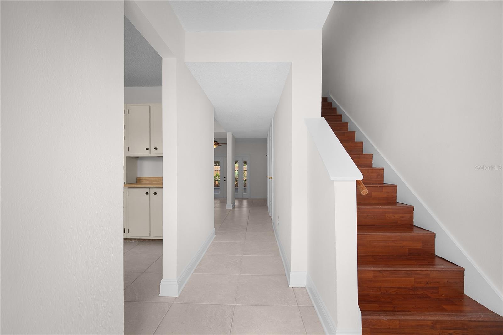FOUR SEASONS CONDO - Residential