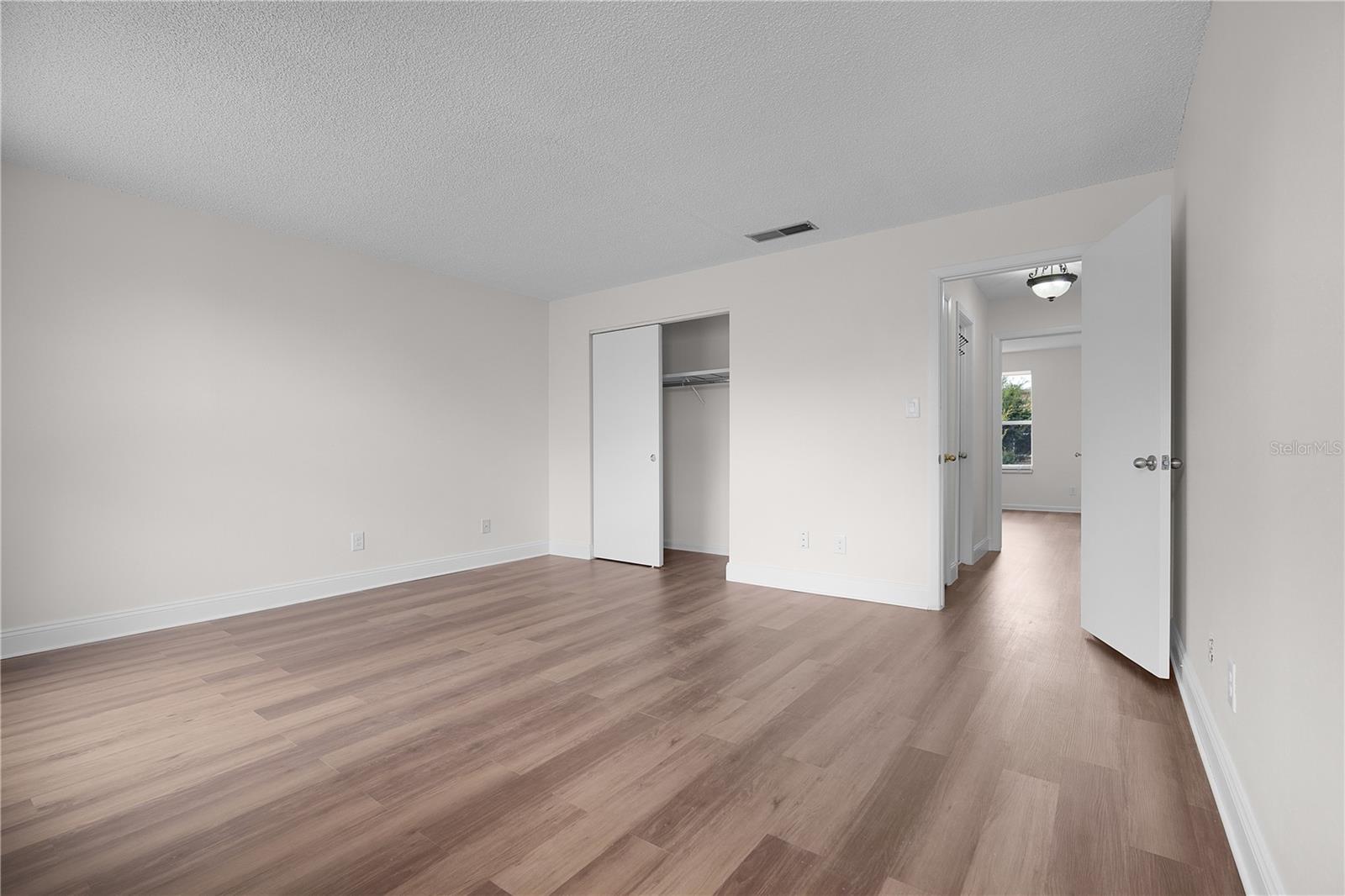 FOUR SEASONS CONDO - Residential