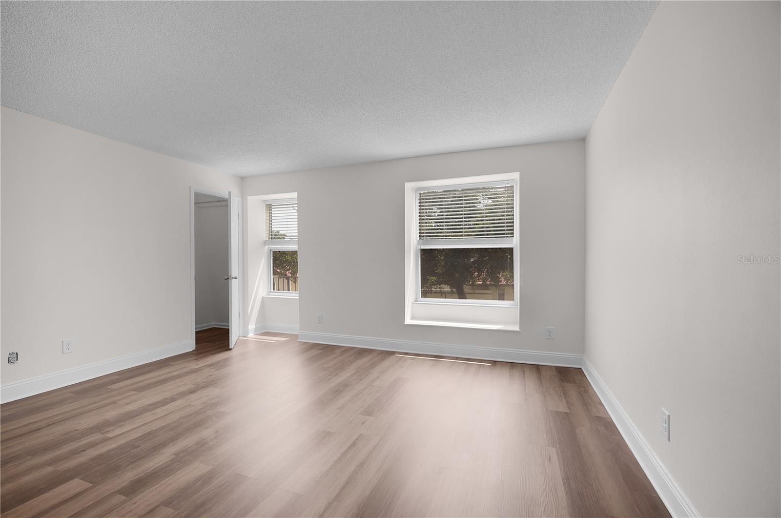 FOUR SEASONS CONDO - Residential